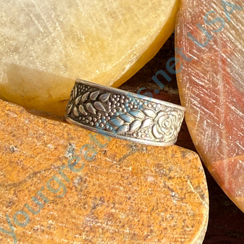 Sterling Silver Adjustable Toe Ring with Raised Floral Design - Perfect for Beach, Summer & Boho Fashion