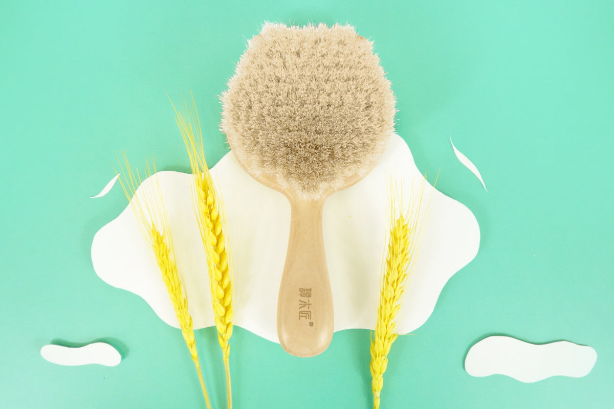Soft Wool Baby Hair Brush with Cute Cat Design - Gentle & Hypoallergenic for Newborns & Toddlers - Perfect for Daily Grooming & Sensitive Scalp Care