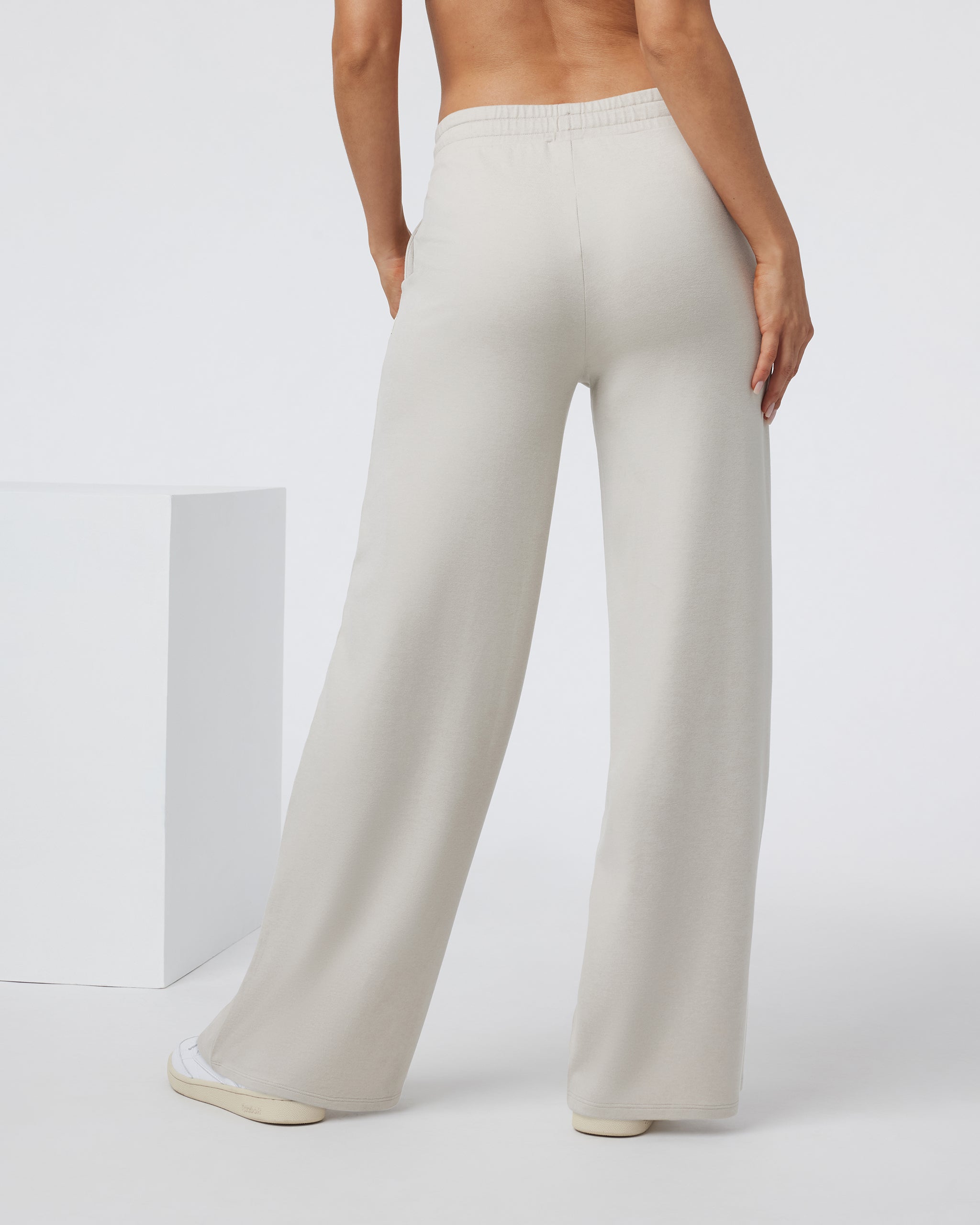 Vuori Halo Essential Wideleg Yoga Pants for Women - High Waisted Stretchy Lounge Pants for Workout, Running & Everyday Comfort