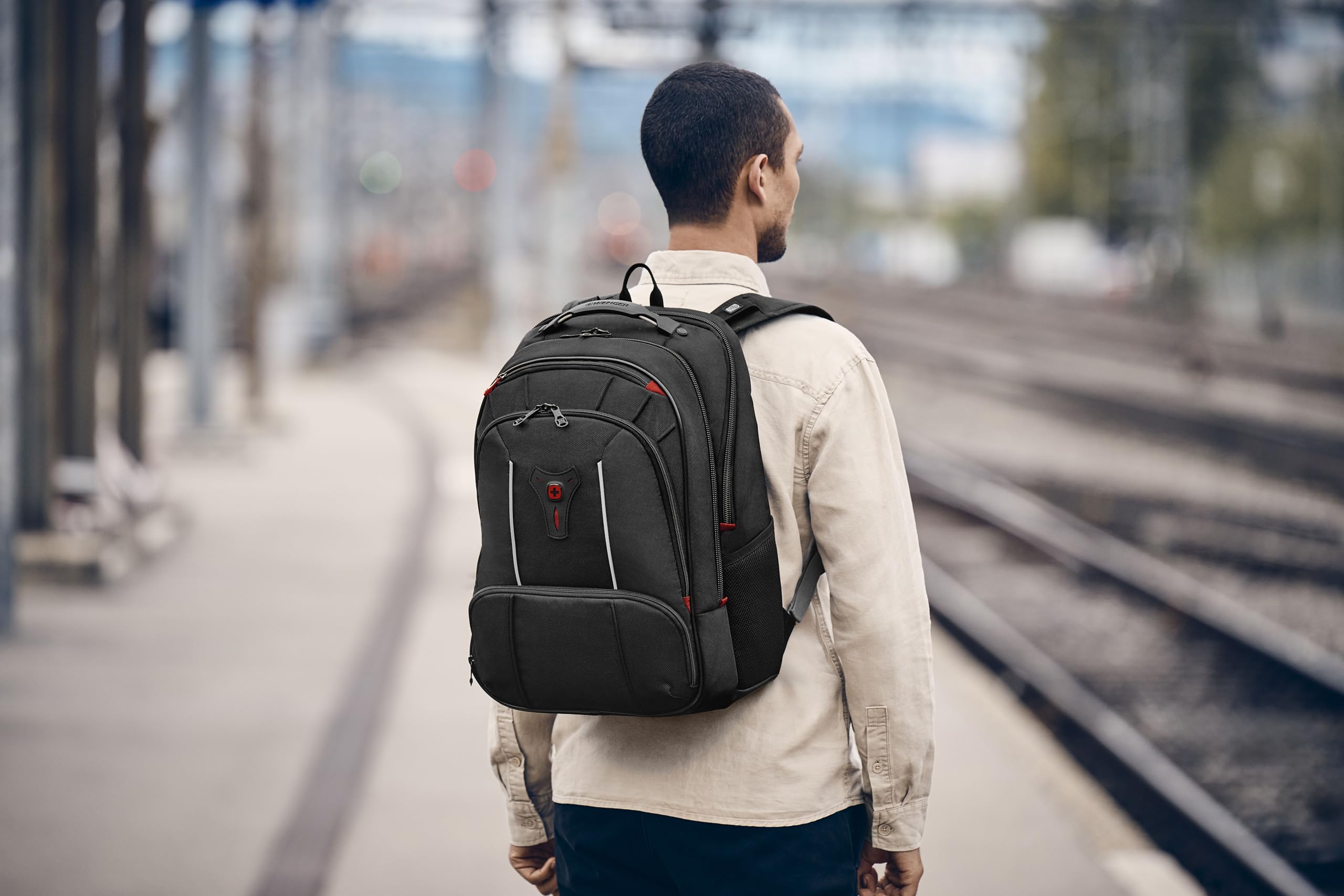 WENGER Carbon Pro Laptop Backpack for 17