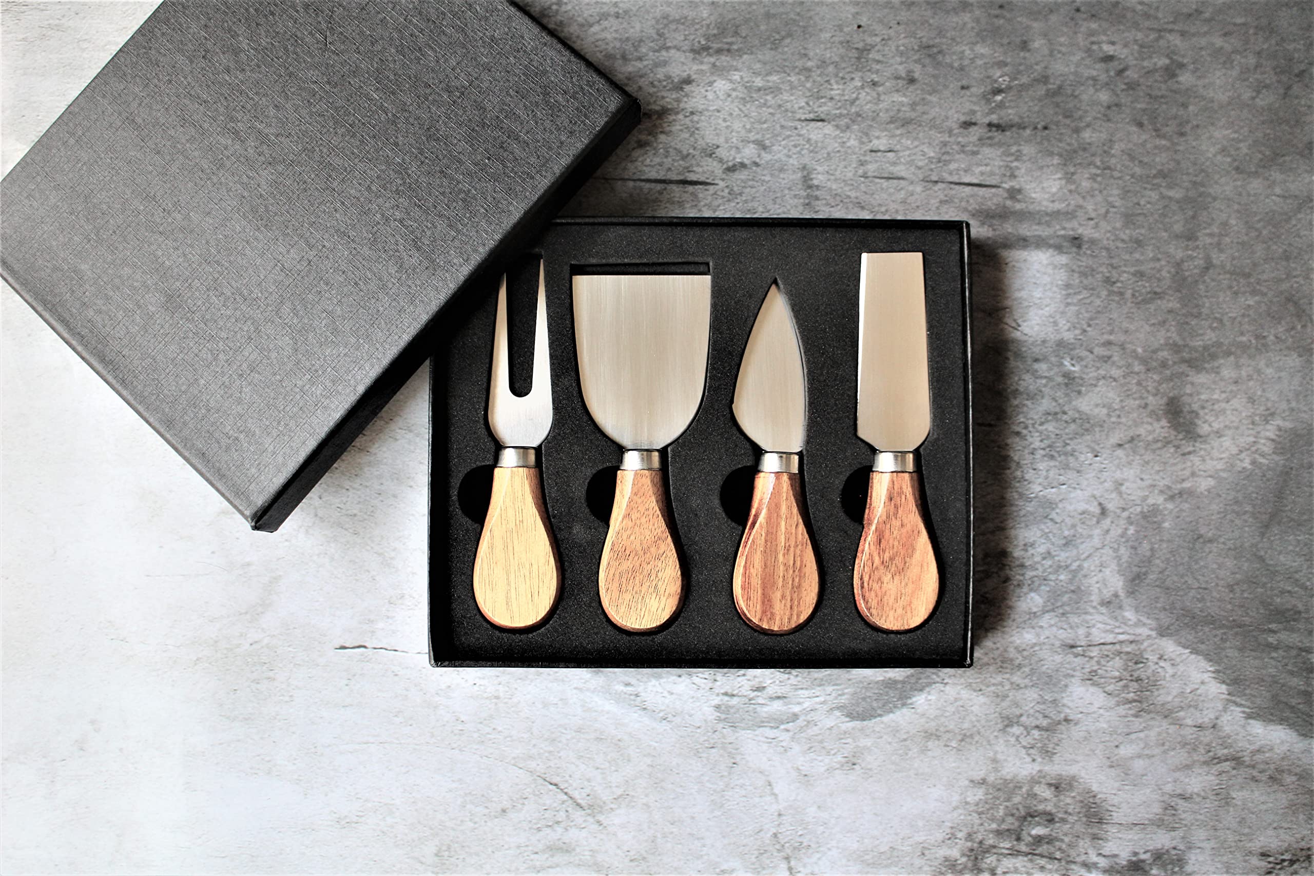 Personalized Marble and Wood Cutting Board Set with Coasters - Custom Engraved Charcuterie Board for Kitchen, Entertaining - Perfect Christmas, Anniversary, Wedding, Bridal Shower, Engagement & Housewarming Gift Idea for Food Lovers