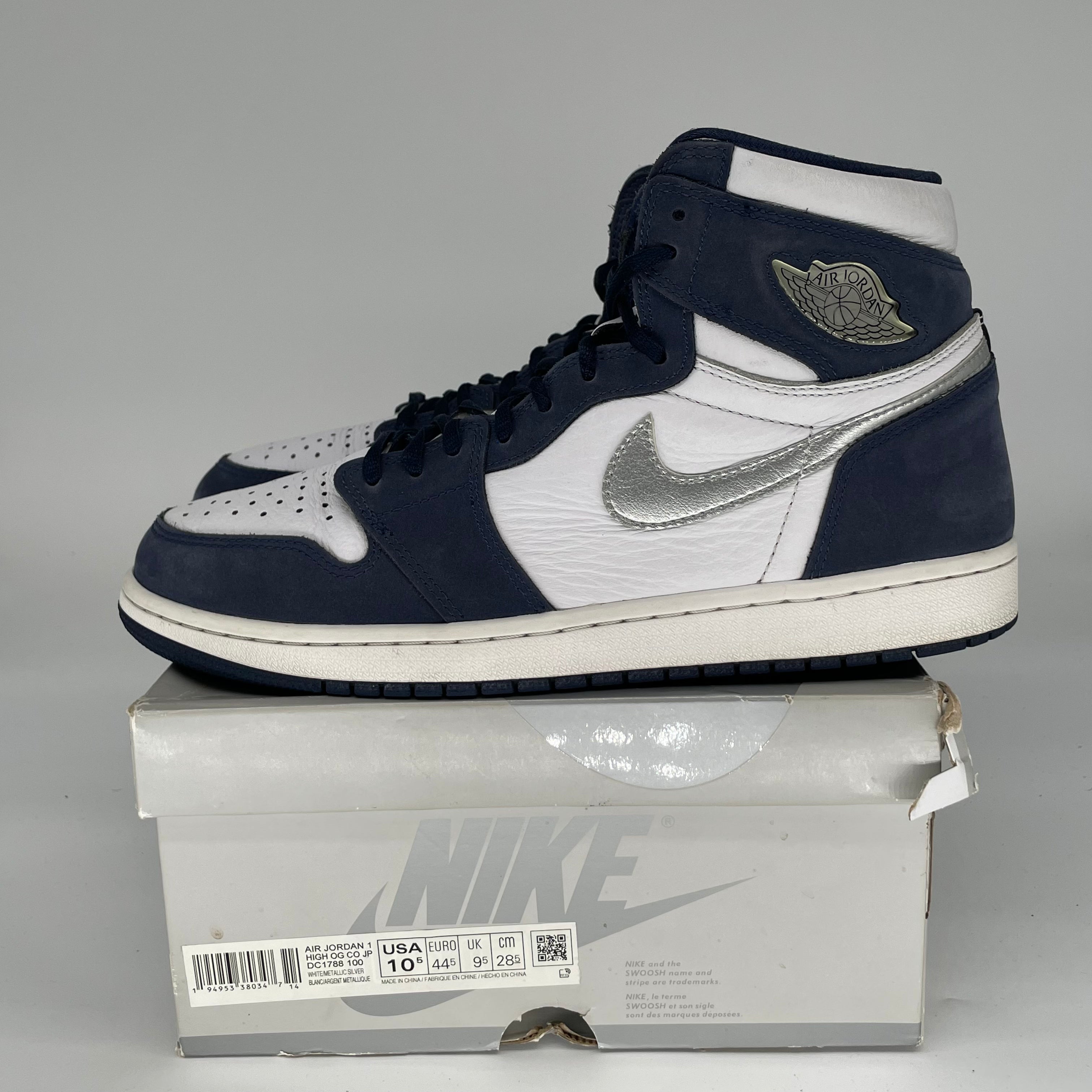 Original: AIR JORDAN 1 CO JAPAN MIDNIGHT NAVY SIZE 10.5 DC1788 100   Optimized: **Air Jordan 1 Retro High CO Japan Midnight Navy Men's Basketball Shoes Size 10.5 (DC1788-100) - Authentic Sneakers for Streetwear & Basketball**    **使用场景 (Usage Scenarios):** Perfect for basketball games, street fashion, sneaker collections, and casual wear.