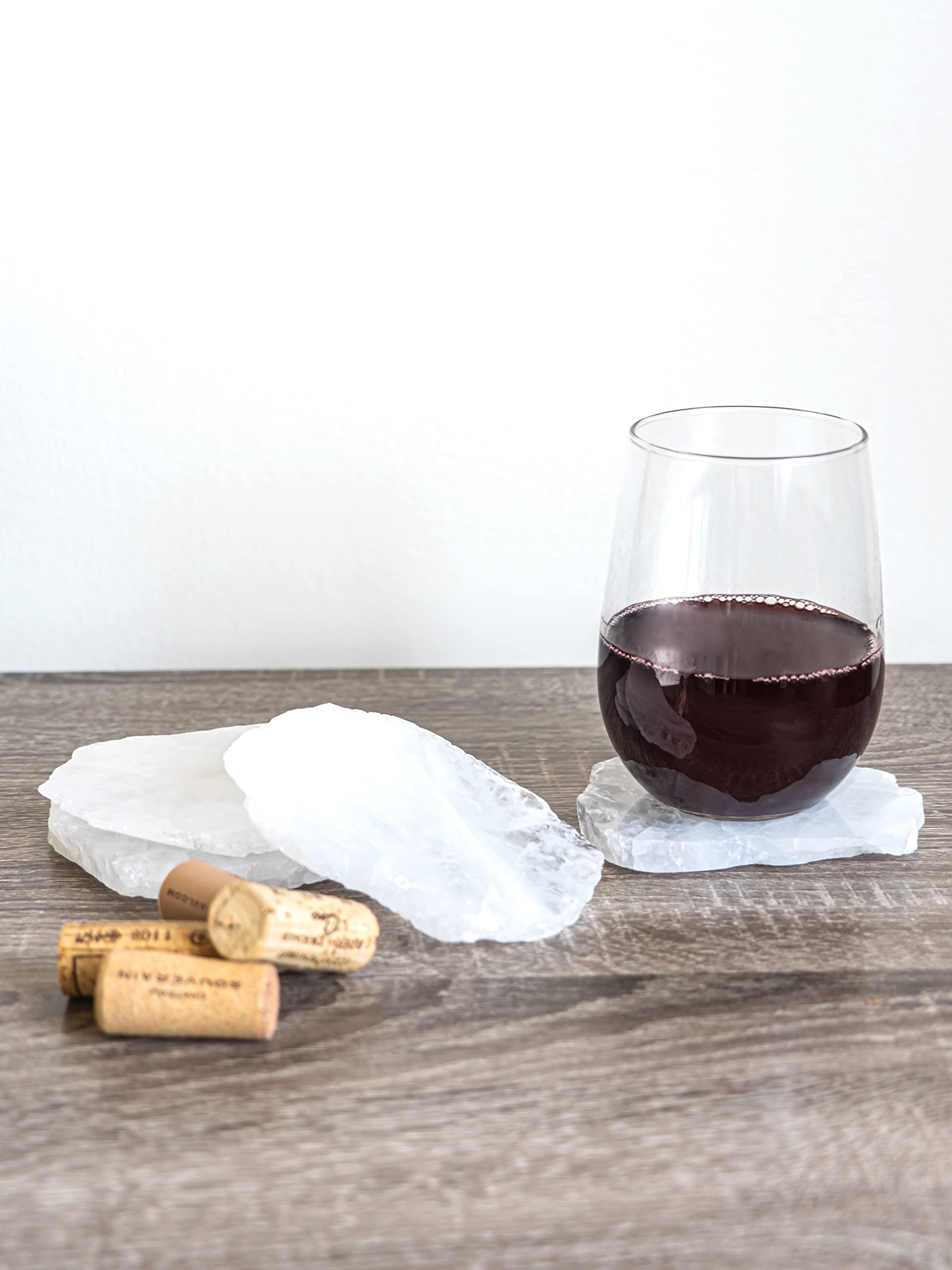 Luxury Quartz White Coasters Set of 4 - Non-Slip Stone Coasters for Drinks - Elegant Circular Home Decor & Gift Idea for Housewarming, Wedding, Christmas - Perfect for Coffee Tables, Dining Tables, and Office Desks
