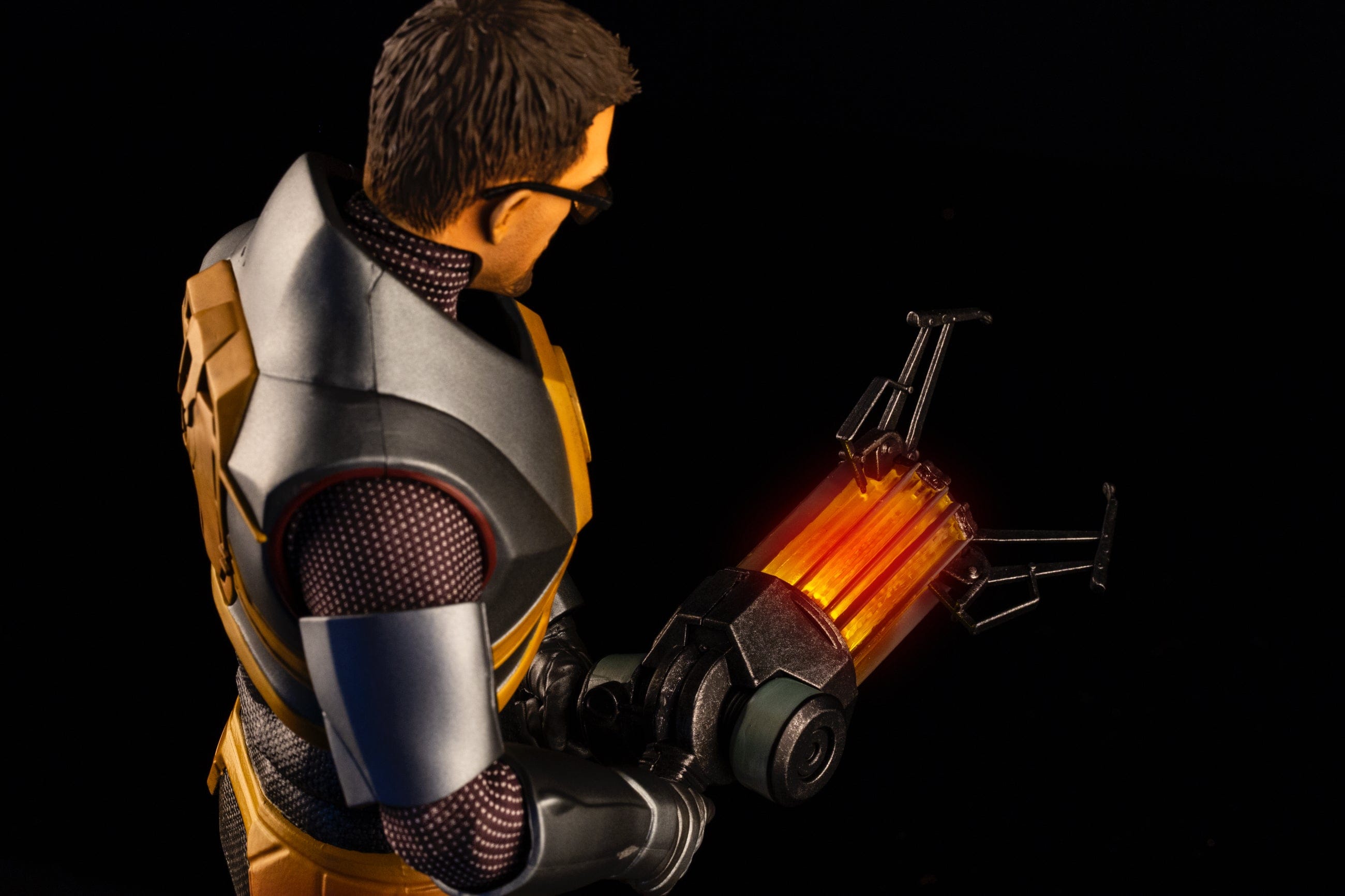 Half Life - Gordon Freeman 1/6 Scale Collectible Action Figure for Gamers & Fans | Perfect for Display, Cosplay & Gaming Room Decor
