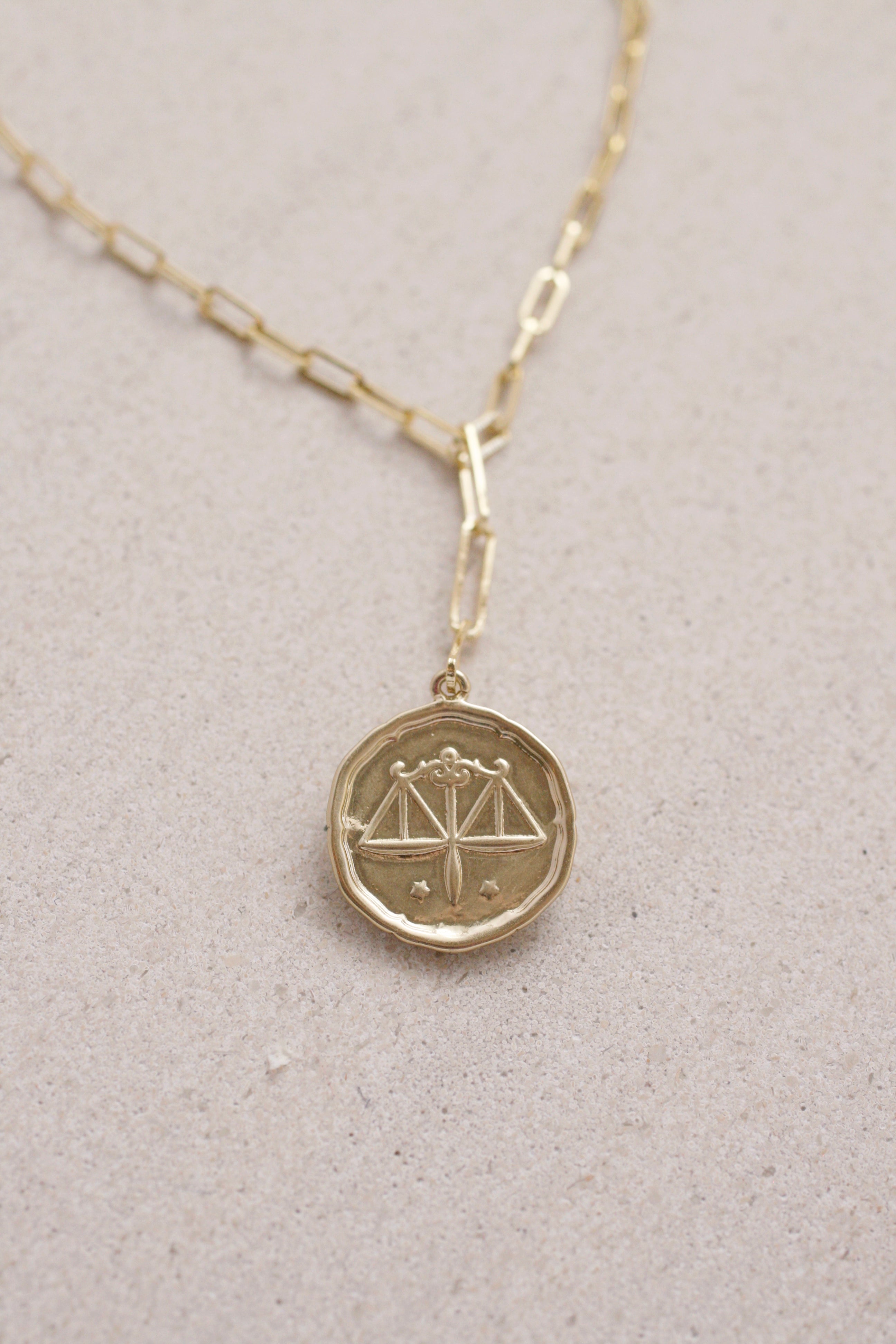 Stylish Paperclip Chain Zodiac Necklace - Personalized Zodiac Sign Jewelry for Women - Perfect for Daily Wear, Gifts & Special Occasions