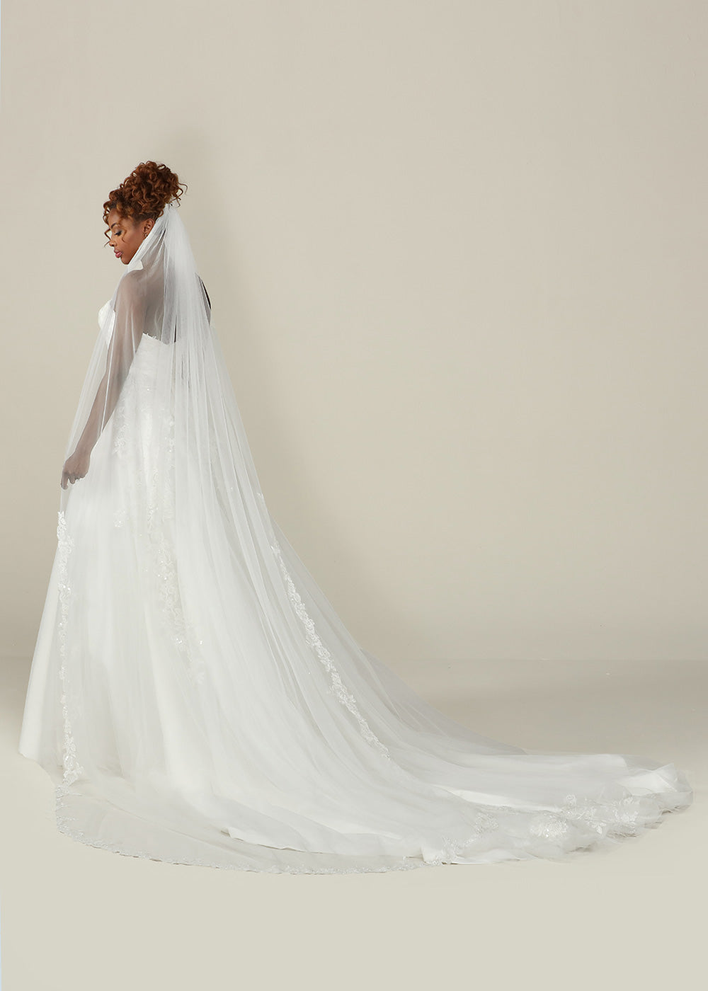 Elegant London Veil Cathedral Wedding Veil with Delicate Lace Trim - Perfect for Bridal Gowns and Formal Weddings