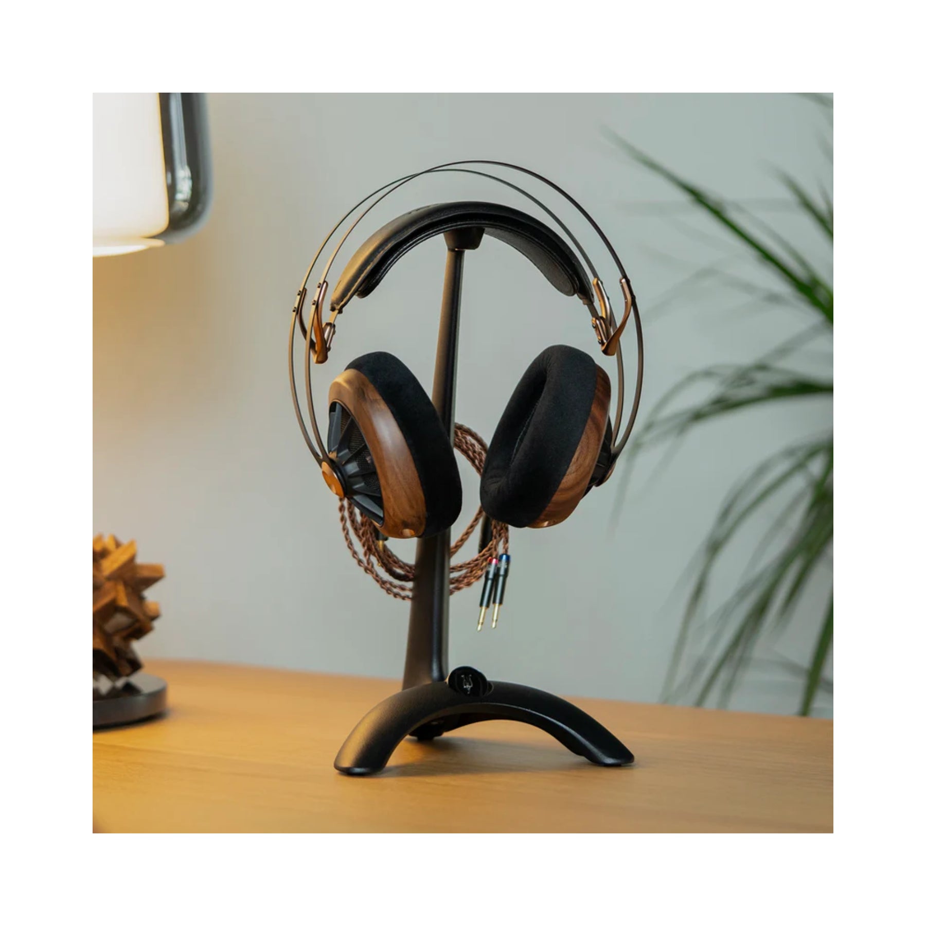 Premium Meze Audio Manta Headphone Stand - Aluminum Alloy Desktop Organizer for Audiophiles | Perfect for Home Office, Gaming Setup & Studio Use