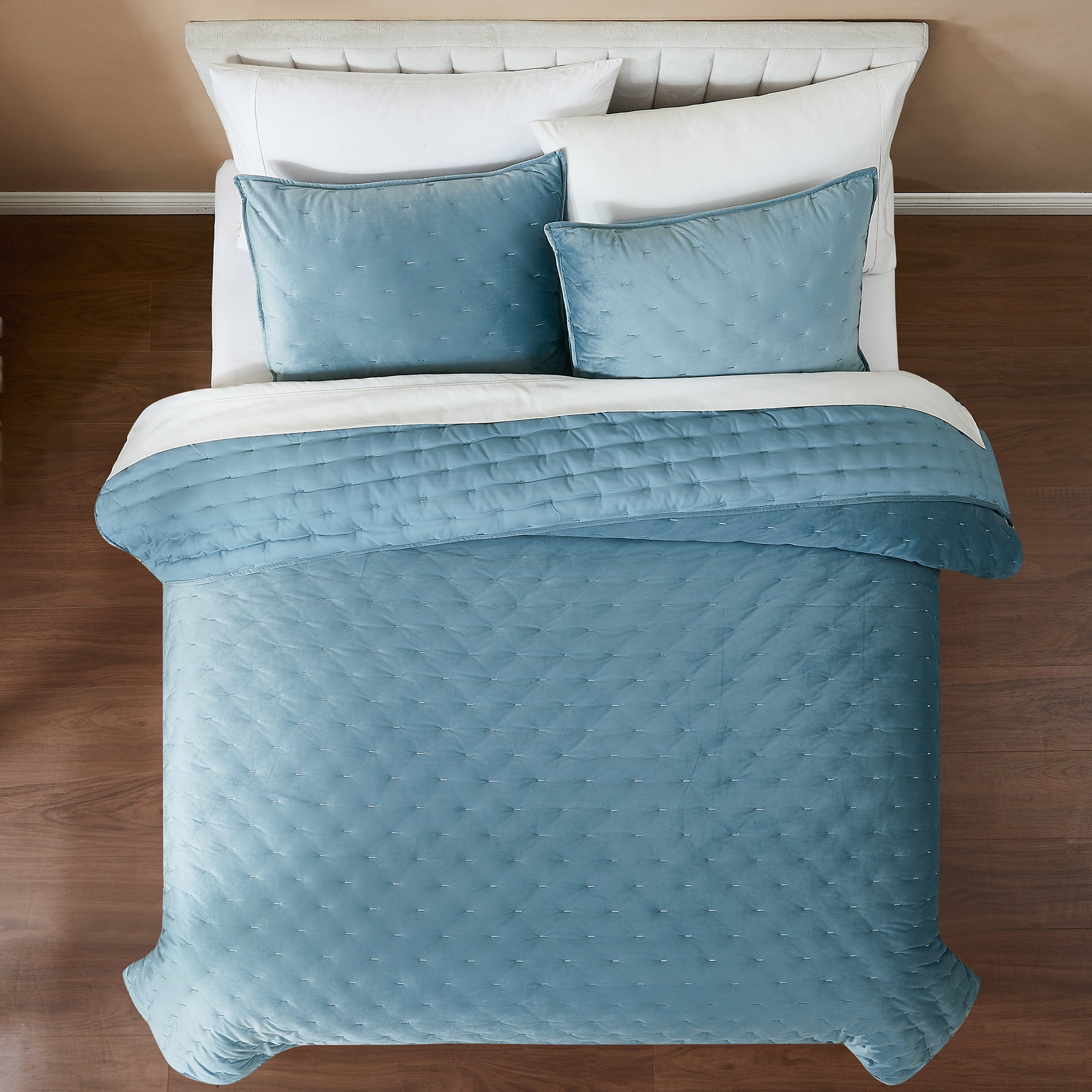 Haven Velvet Embroidered Quilt Set - Ultra Soft 3-Piece Bedding Set for Queen/King Size Beds | Luxury Bedroom Decor & Cozy Winter Nights