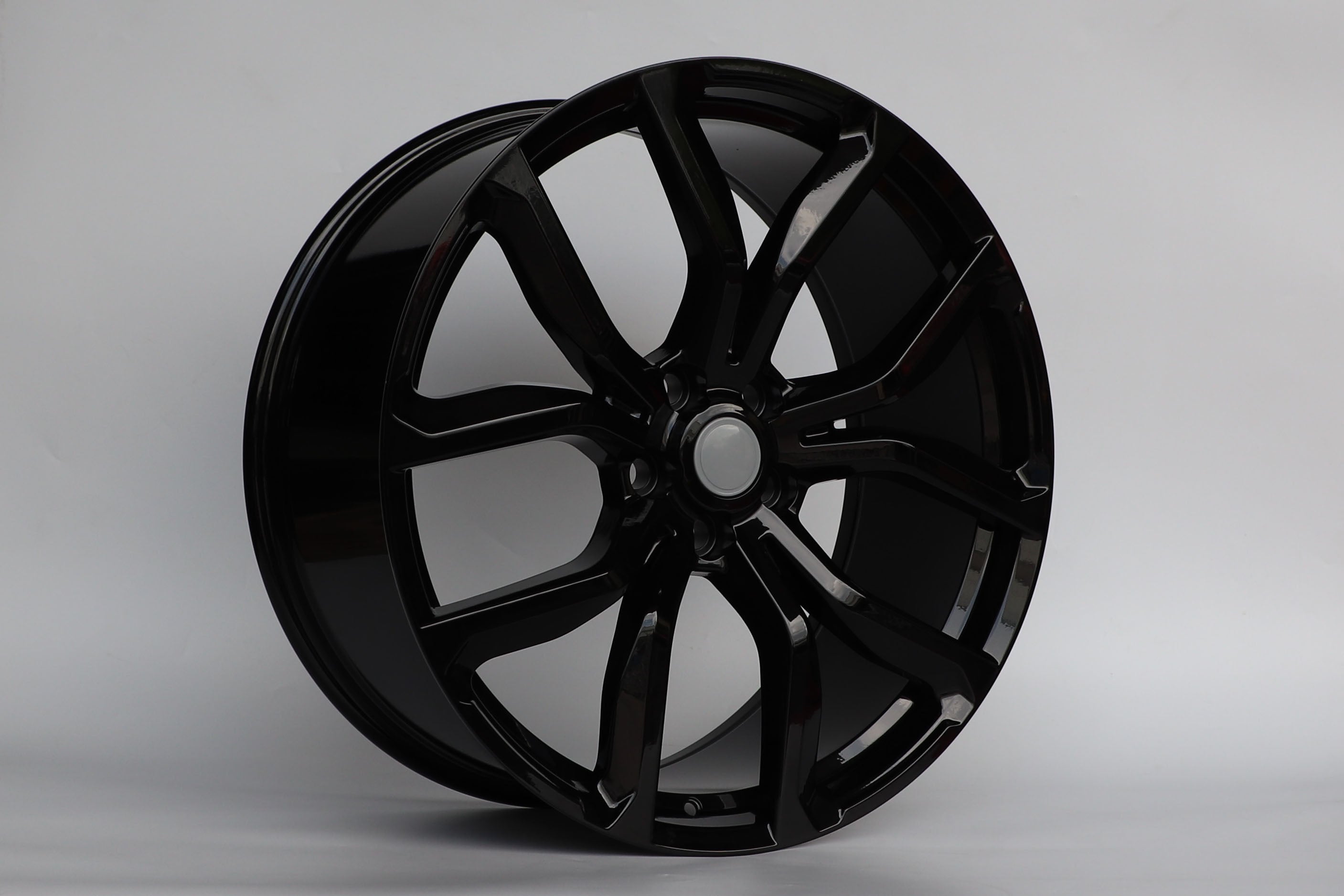 22-Inch Alloy Wheels for Range Rover Vogue, Sport, Defender, Discovery & LR3/LR4 - Premium Off-Road & Luxury SUV Rims for Adventure & Urban Driving