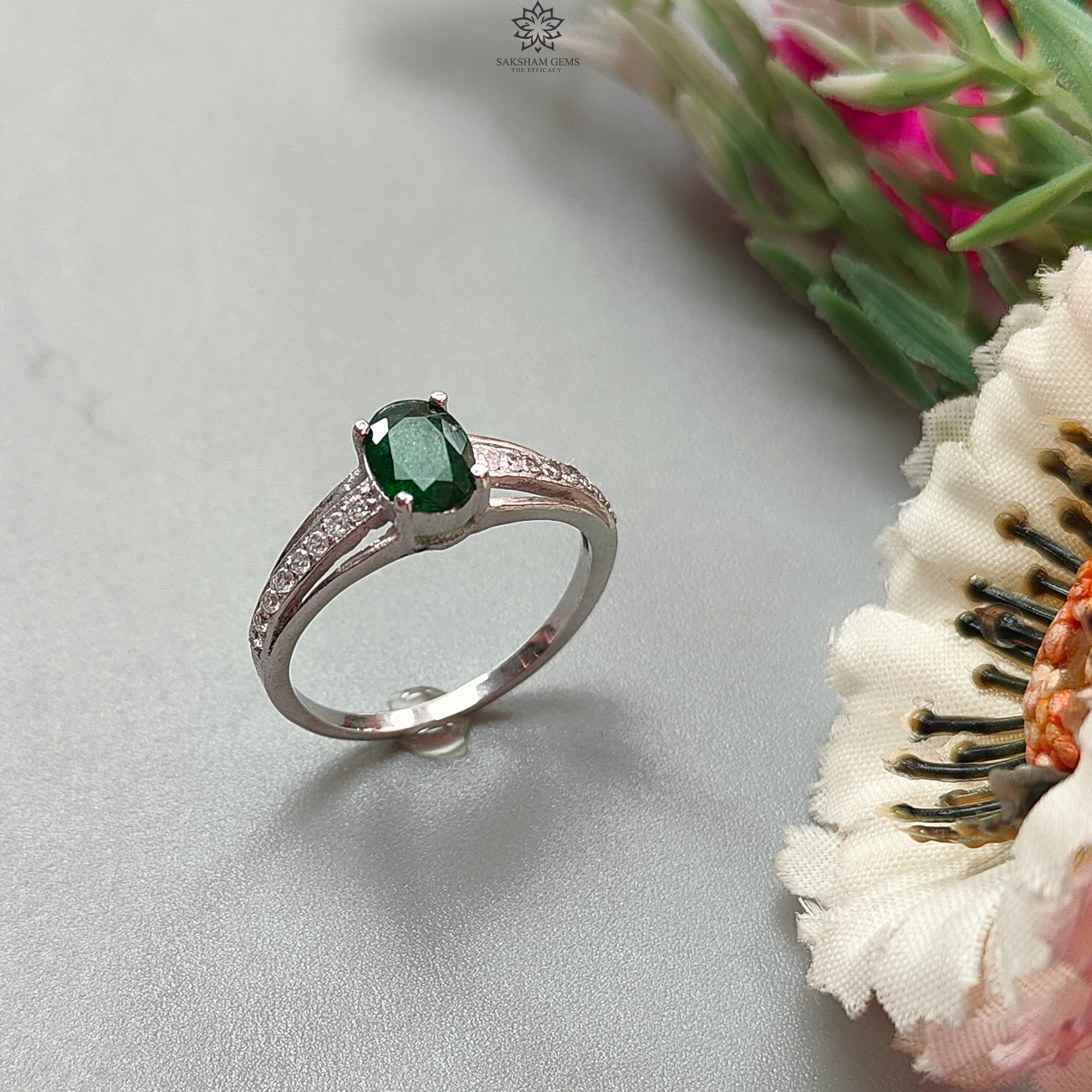 Natural Untreated Emerald Oval Faceted Cut Ring - 925 Sterling Silver Prong Set with CZ Stones (1.84g, Size 7 US) - Elegant Jewelry for Women, Perfect for Weddings, Parties & Special Occasions