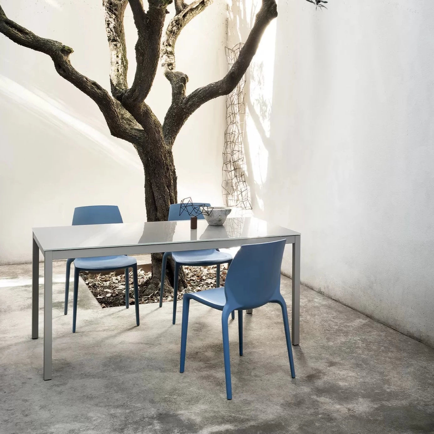 Bontempi Diesis Table - Modern Dining Table for Home & Office - Perfect for Family Meals, Dinner Parties & Workspace Desks