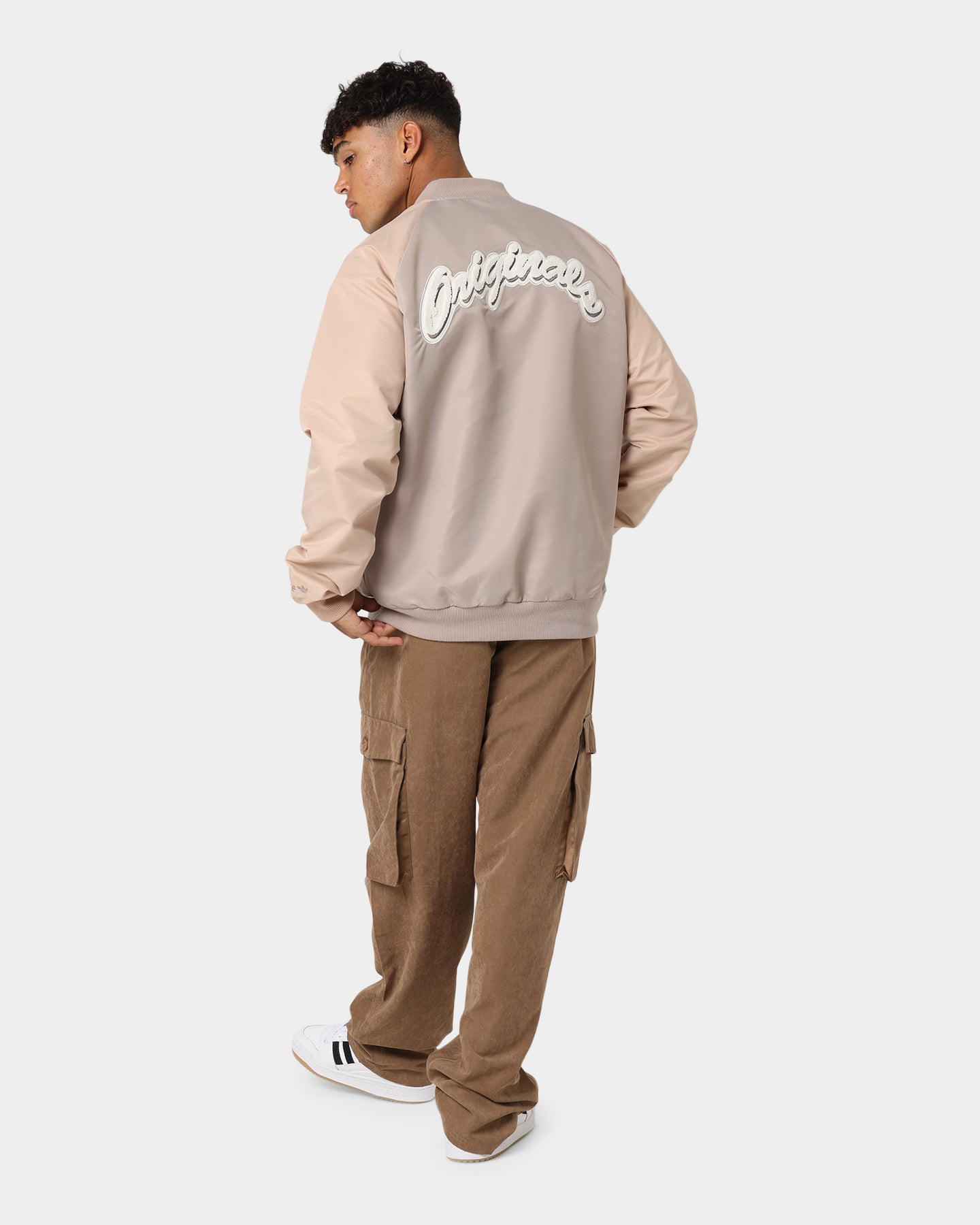 Adidas CLGT Jacket for Men & Women - Ash Pearl/Vapour Grey - Lightweight Windbreaker for Running, Hiking & Outdoor Activities