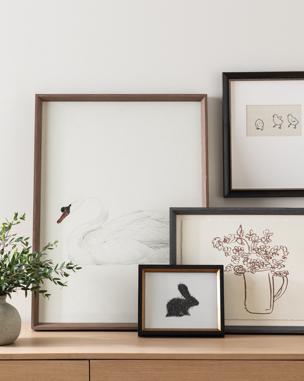 Elegant Neutral Swan Decor - Perfect for Home, Office & Wedding Decorations | Handcrafted Swan Figurine for Shelf, Table & Gift Giving