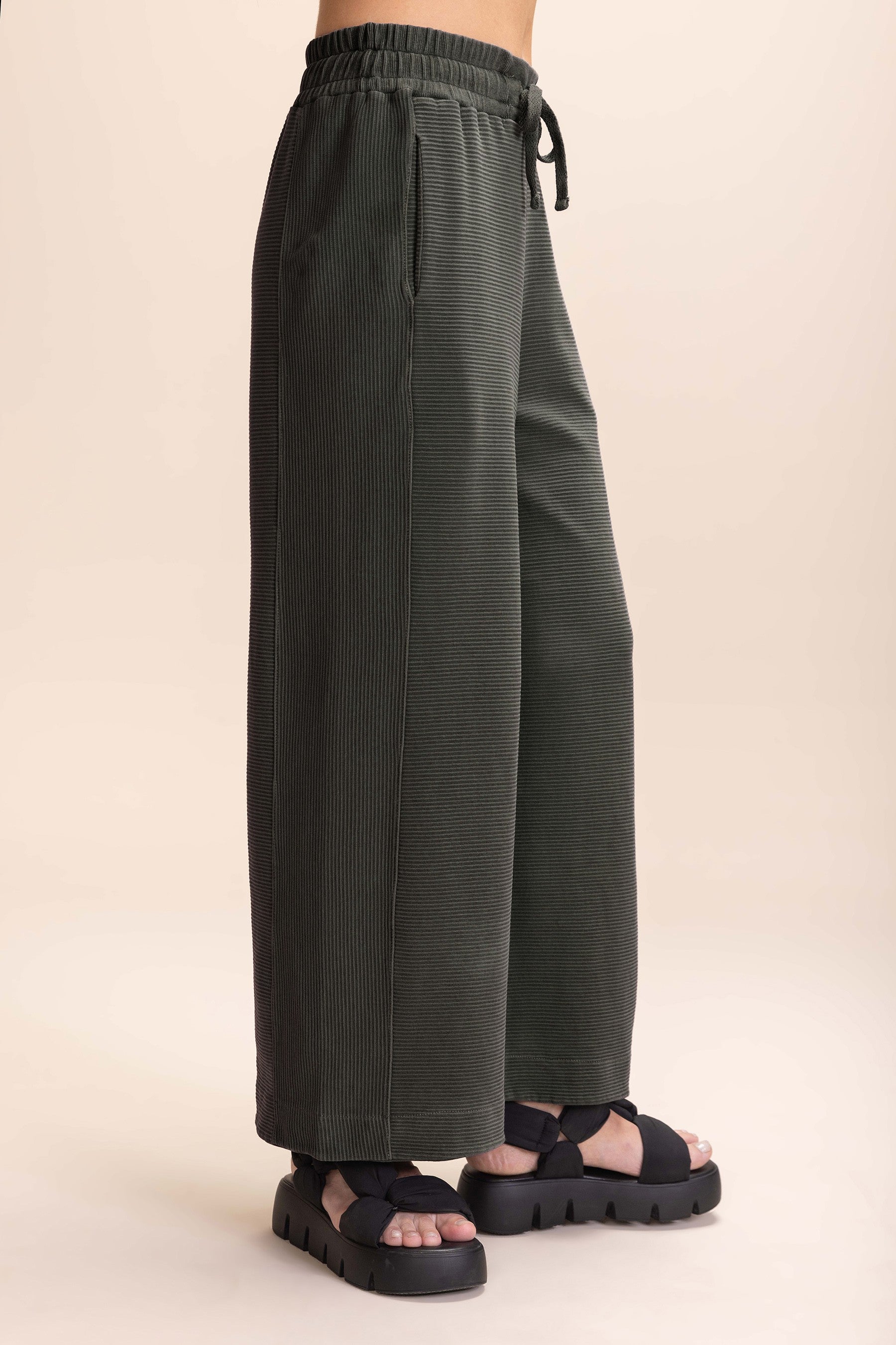 Stylish Ribbed Washed Crop Pants for Women - Trendy High Waist Casual Lounge Pants | Perfect for Yoga, Travel & Everyday Wear