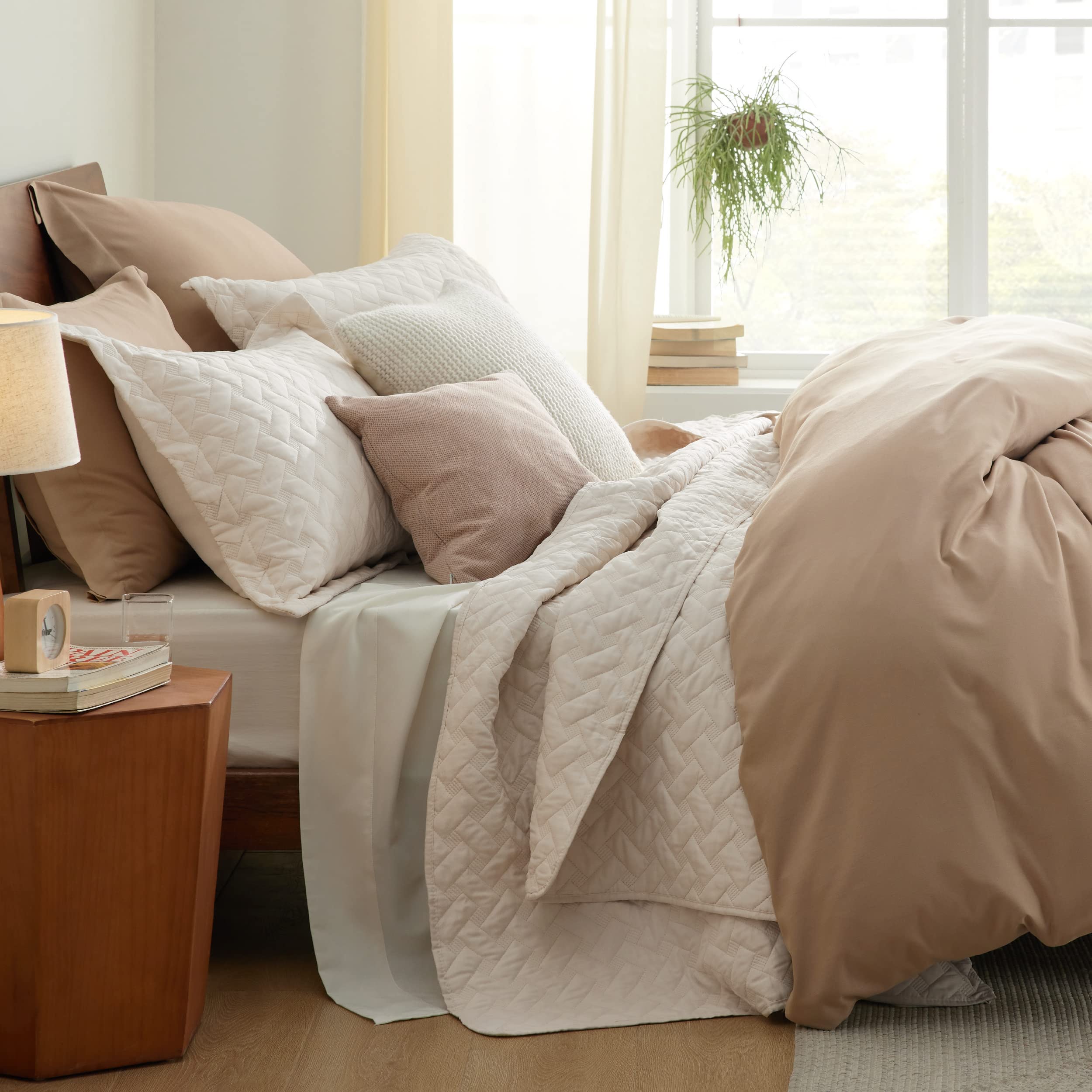 Bedsure Queen Size Lightweight Quilt Bedspread - Soft Basket Weave Pattern Comforter Set with 2 Pillow Shams, Beige All-Season Bedding for Cozy Home & Guest Room Decor
