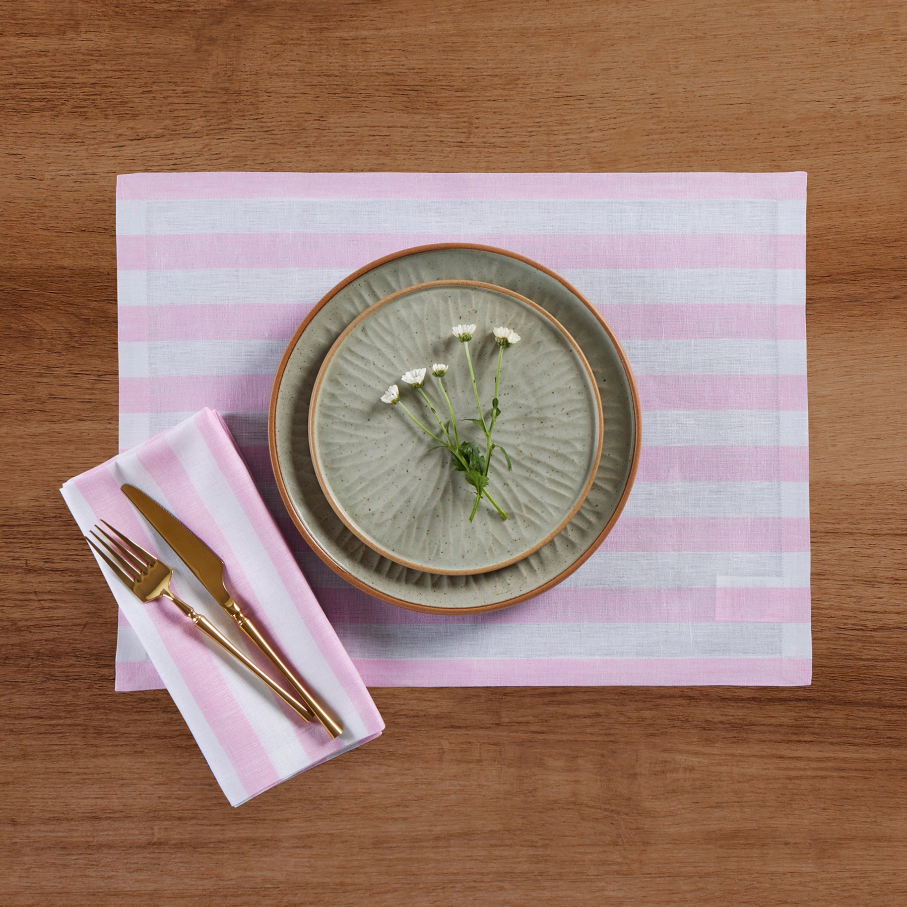 Sorrento Stripe Placemats Set of 6 - Waterproof Woven Table Mats for Dining - Perfect for Kitchen, Restaurant, and Outdoor Picnic Use