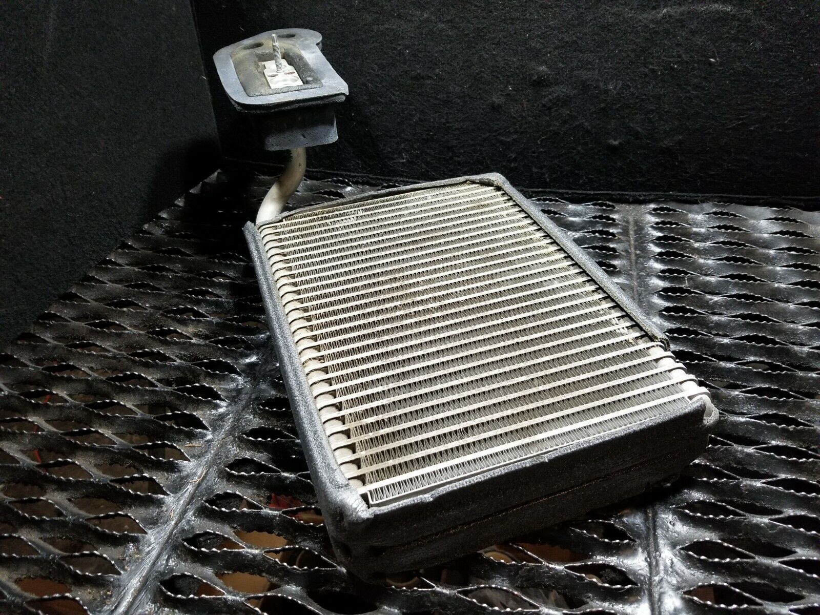 05 06 07 Dodge Magnum AC Evaporator Core OEM Replacement - Perfect for Cooling System Repair & Summer Driving Comfort