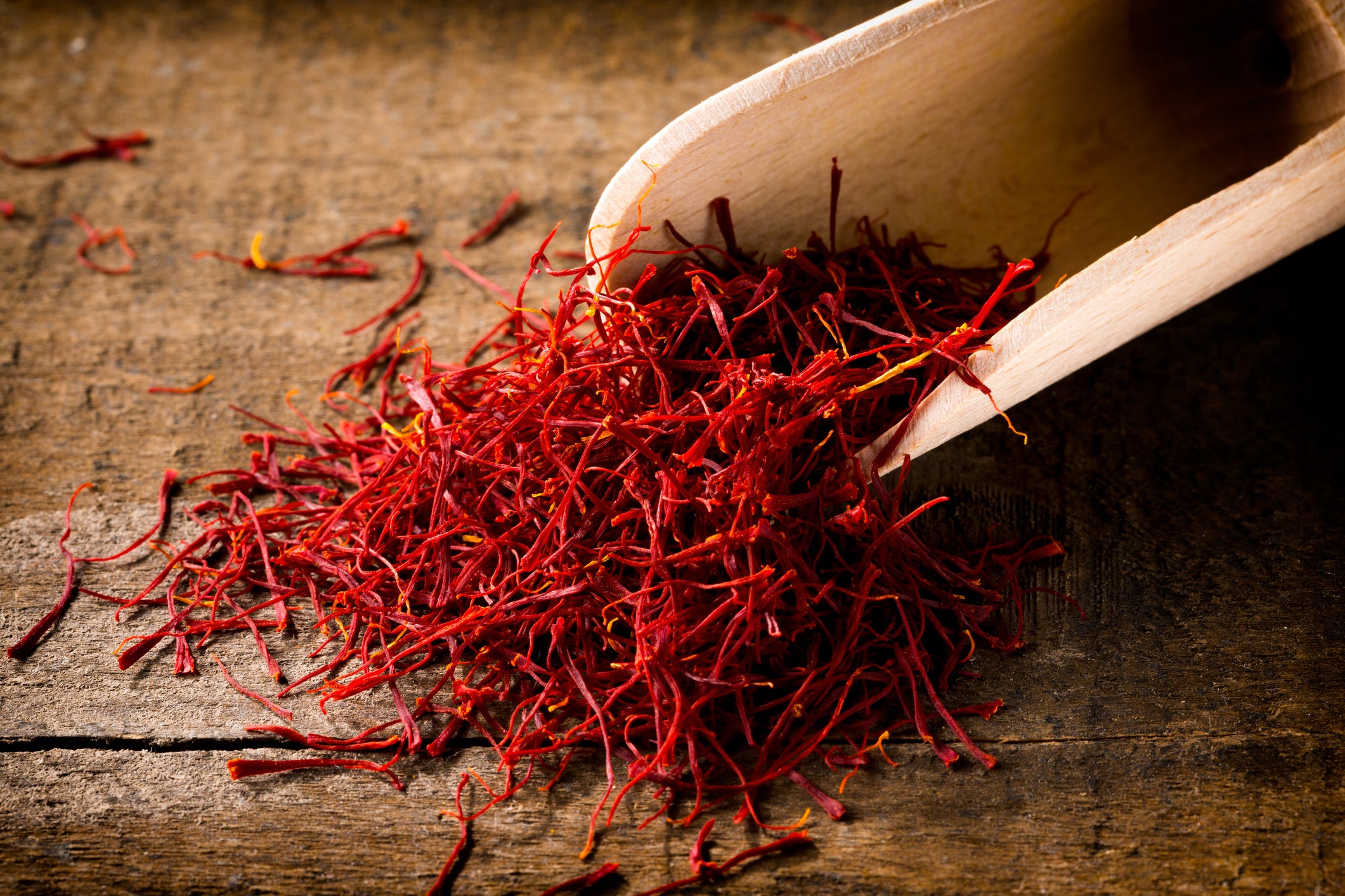Premium Saffron Spice Threads - 100% Pure Kashmiri Saffron for Cooking, Tea & Baking - Gourmet Spice for Paella, Risotto & Desserts - Ideal for Home Chefs & Food Enthusiasts