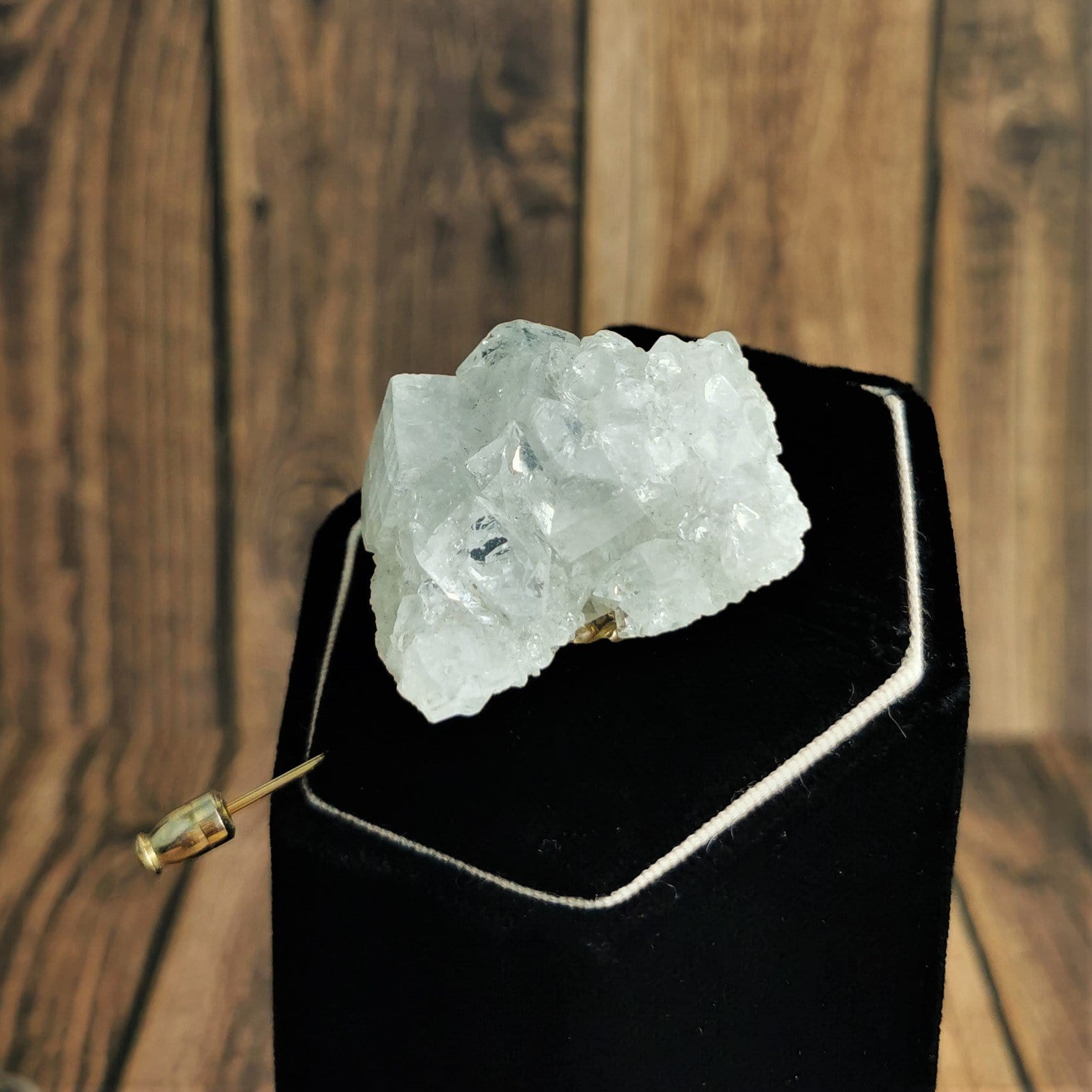 Natural Apophyllite Crystal Cluster Brooch - Healing Stone Jewelry for Spiritual Growth & Energy Balance | Perfect for Meditation, Reiki, and Holistic Healing Practices