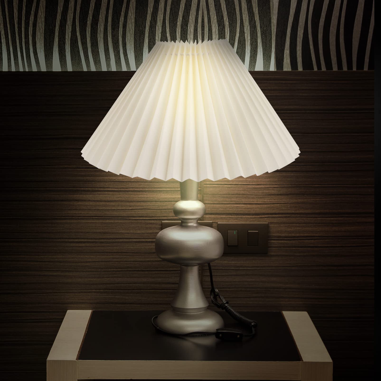 Beaupretty Pleated Lamp Shade - Clip-On E27 Desk Lamp Cover, Chandelier & Floor Light Protector Replacement - Soft Yellow Beige Fabric Shade for Home Office & Bedroom Lighting