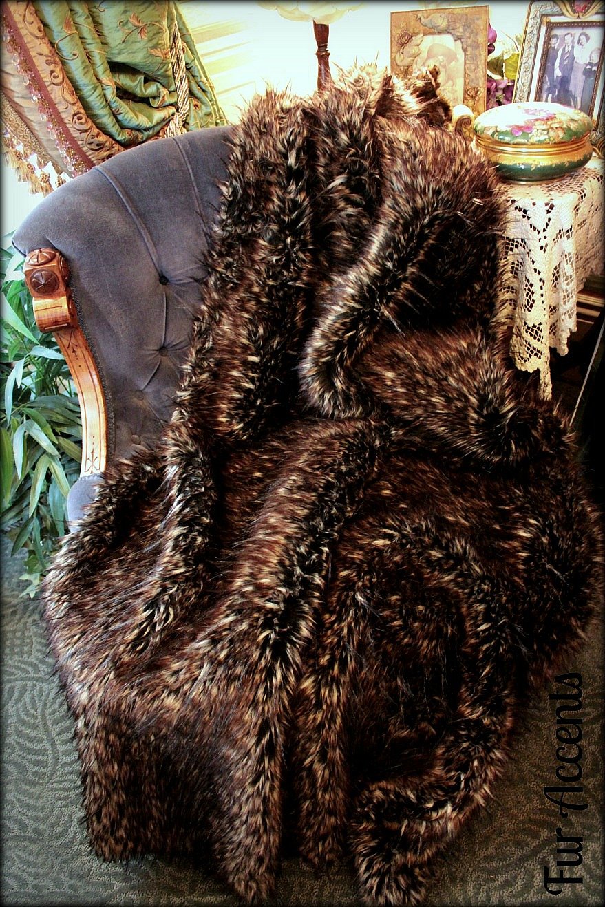 Premium Faux Fur Lynx Print Throw Blanket - Soft Brown, Black & Tan Spotted Design - 4'x5' Cozy Minky Lined Blanket for Sofa, Bed & Winter Cuddling