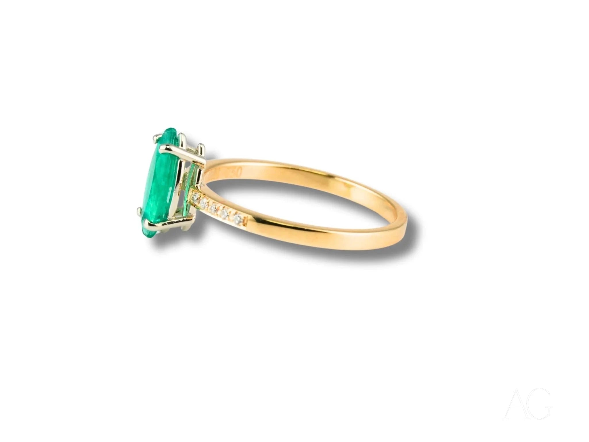Royal Radiance Ring: 18k Gold Emerald & Diamond Ring for Women – Elegant Jewelry Gift for Engagement, Anniversary & Special Occasions