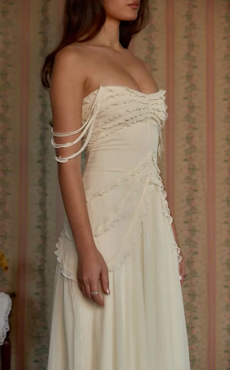 Elegant Off-the-Shoulder Beige Prom Dress with Ruffle Chiffon - Formal Evening Gown for Homecoming, Wedding & Special Occasions - Style J6502