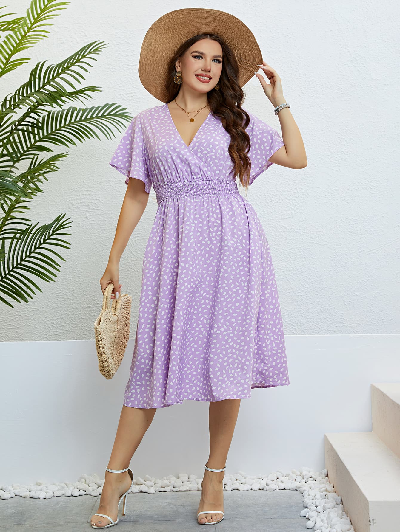Stylish Plus Size Vacation Resort Dress for Women - Flowy Summer Beach Dress for Tropical Getaways & Poolside Relaxation
