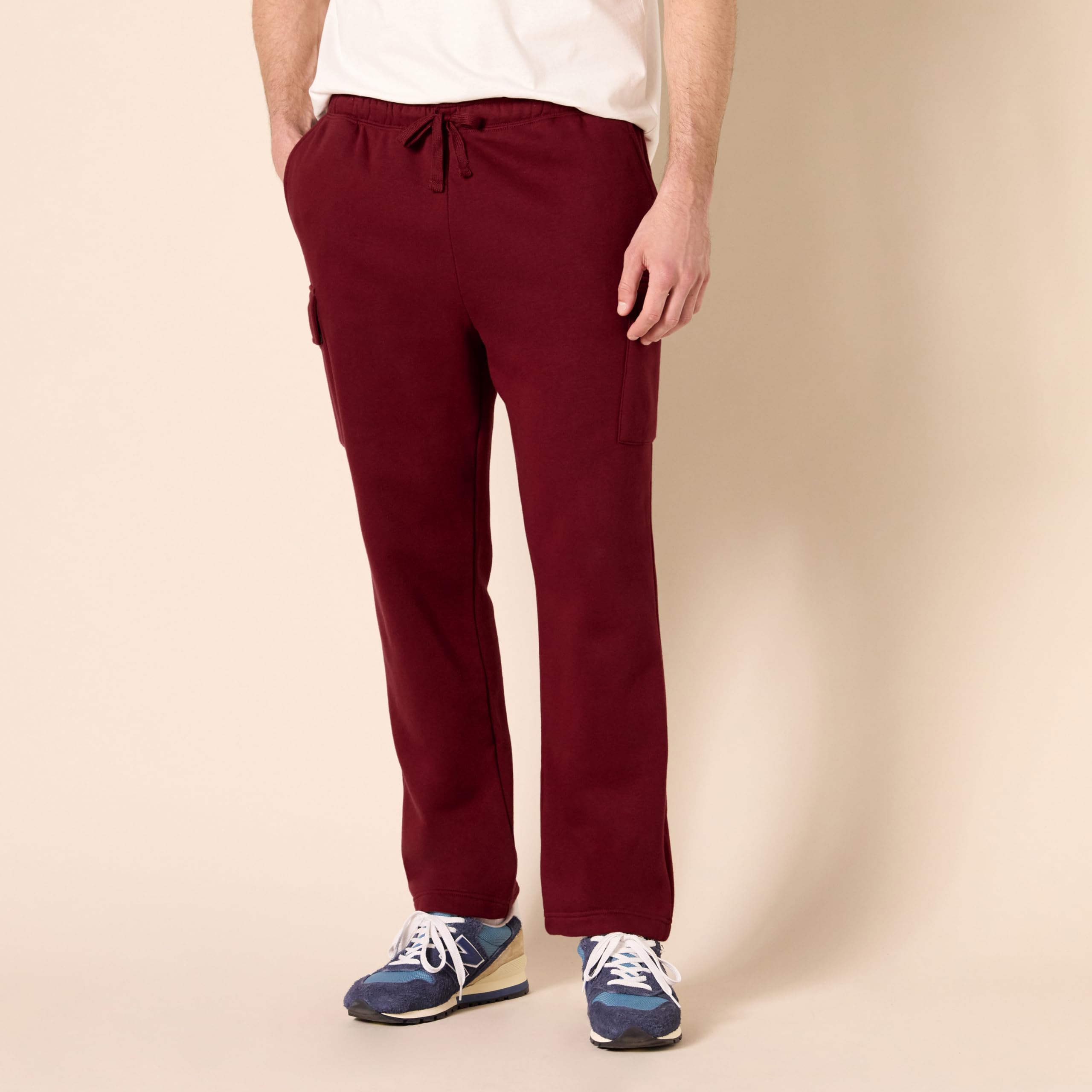 Amazon Essentials Men's Cargo Fleece Sweatpants - Comfortable Winter Joggers with Pockets for Outdoor Activities, Gym & Lounge Wear