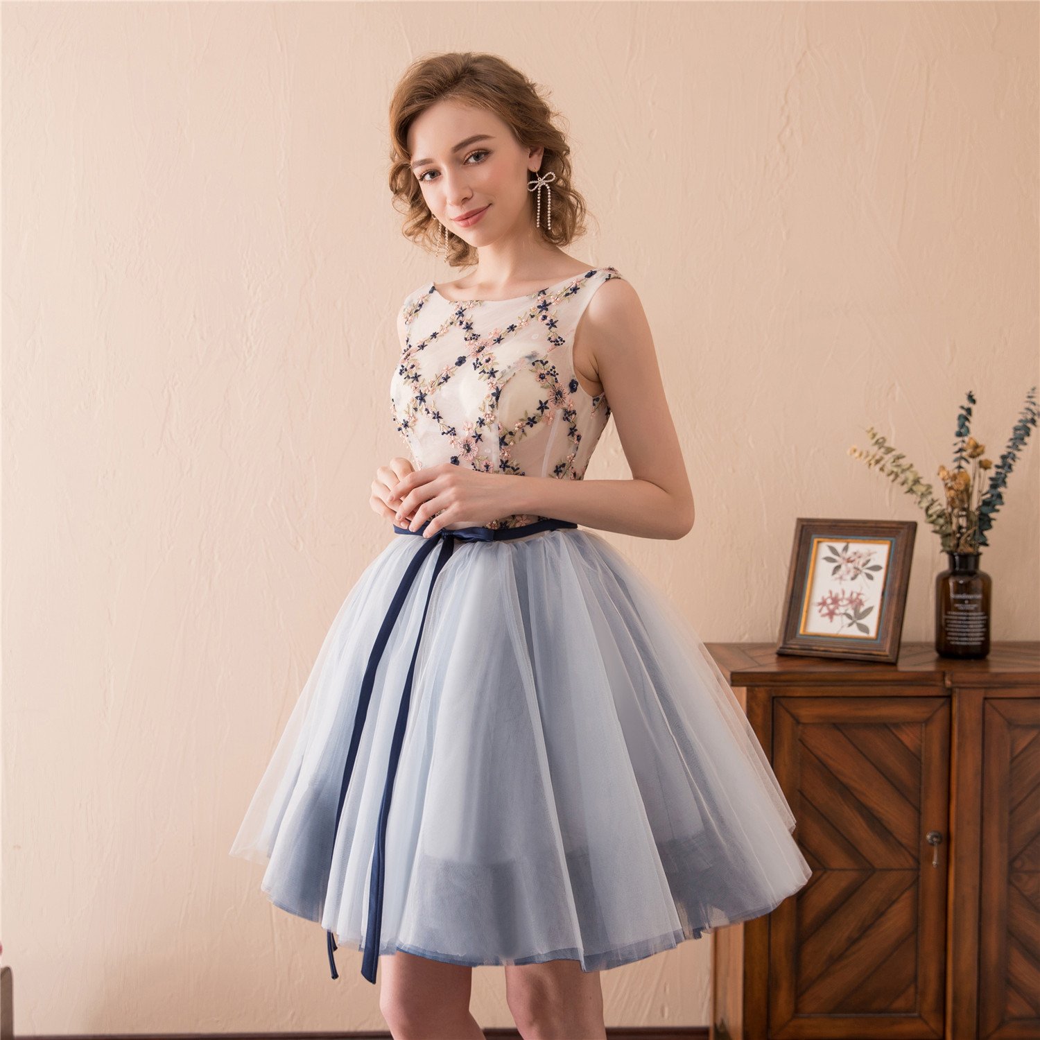 Elegant Women's Scoop Neck Embroidery Beaded Lace-up Tulle Prom Dress for Homecoming, Party, Wedding & Special Occasions