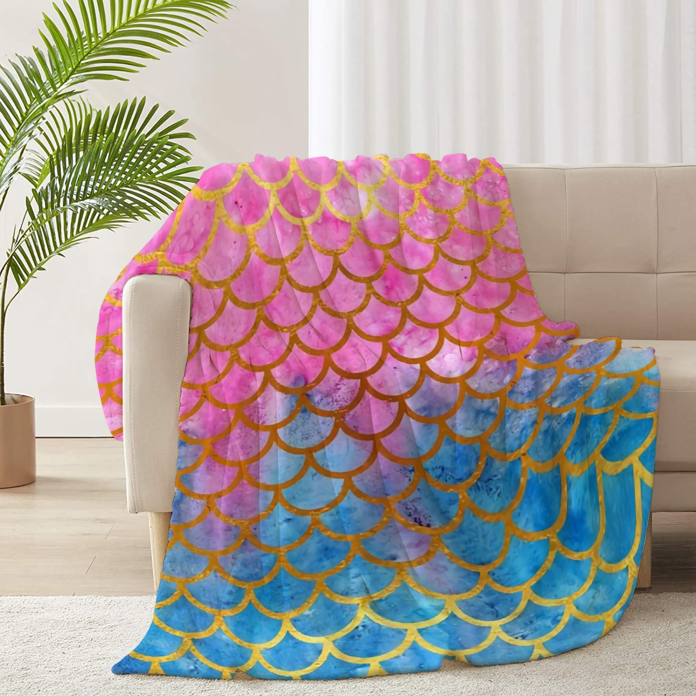ARNOVIC Mermaid Fish Scale Blanket - Soft Warm Cozy Flannel Throw Blanket 90x120 Inch King Size for Girls, Women, Teens - Mermaid Squama Print Decorative Blanket for Bedroom, Living Room, Dorm, Gift - Perfect for Snuggling, Lounging, Movie Nights & Home Decor