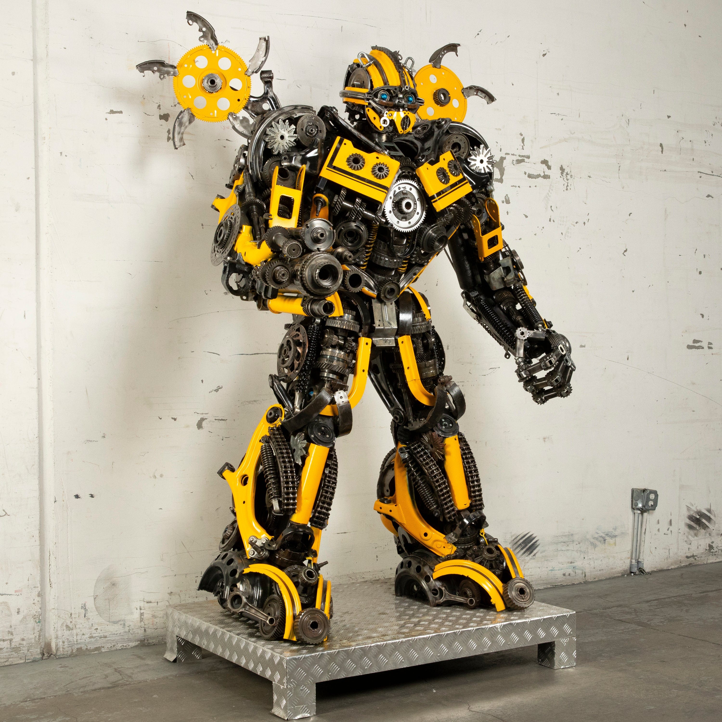 79 Bumblebee Inspired Recycled Metal Art Sculpture - Handmade Eco-Friendly Home Decor for Living Room, Office & Garden - Unique Gift for Nature Lovers