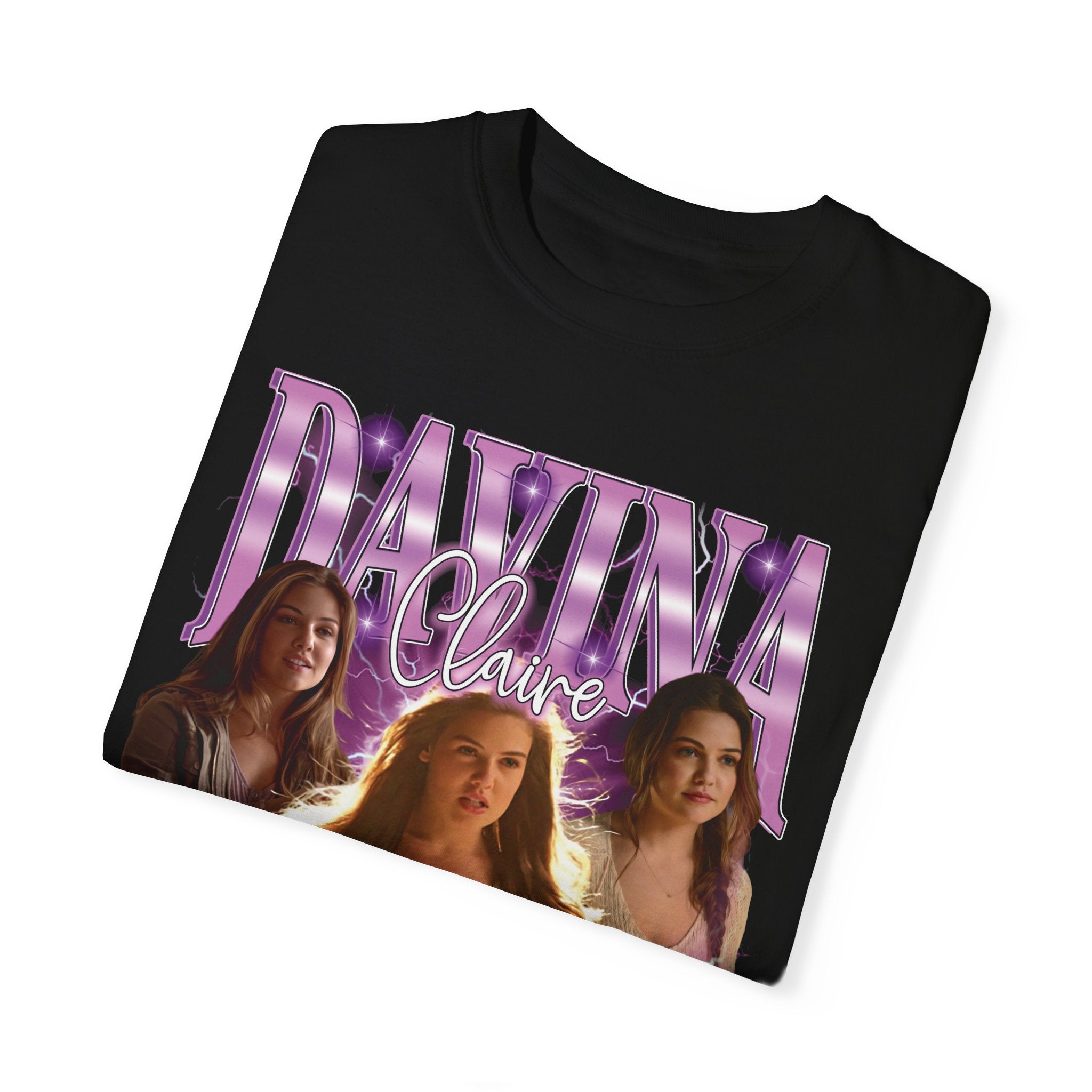 Davina Claire 90s Vintage Retro T-Shirt - Soft Cotton Graphic Tee for Women - Perfect for Casual Wear, 90s Theme Parties & Nostalgic Fashion