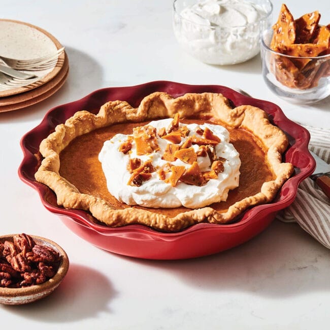 Le Creuset Heritage Pie Dish - 2.5 Quart Enameled Cast Iron Baking Dish for Pies, Quiches & Casseroles - Oven Safe to 500°F - Perfect for Holiday Baking & Family Gatherings