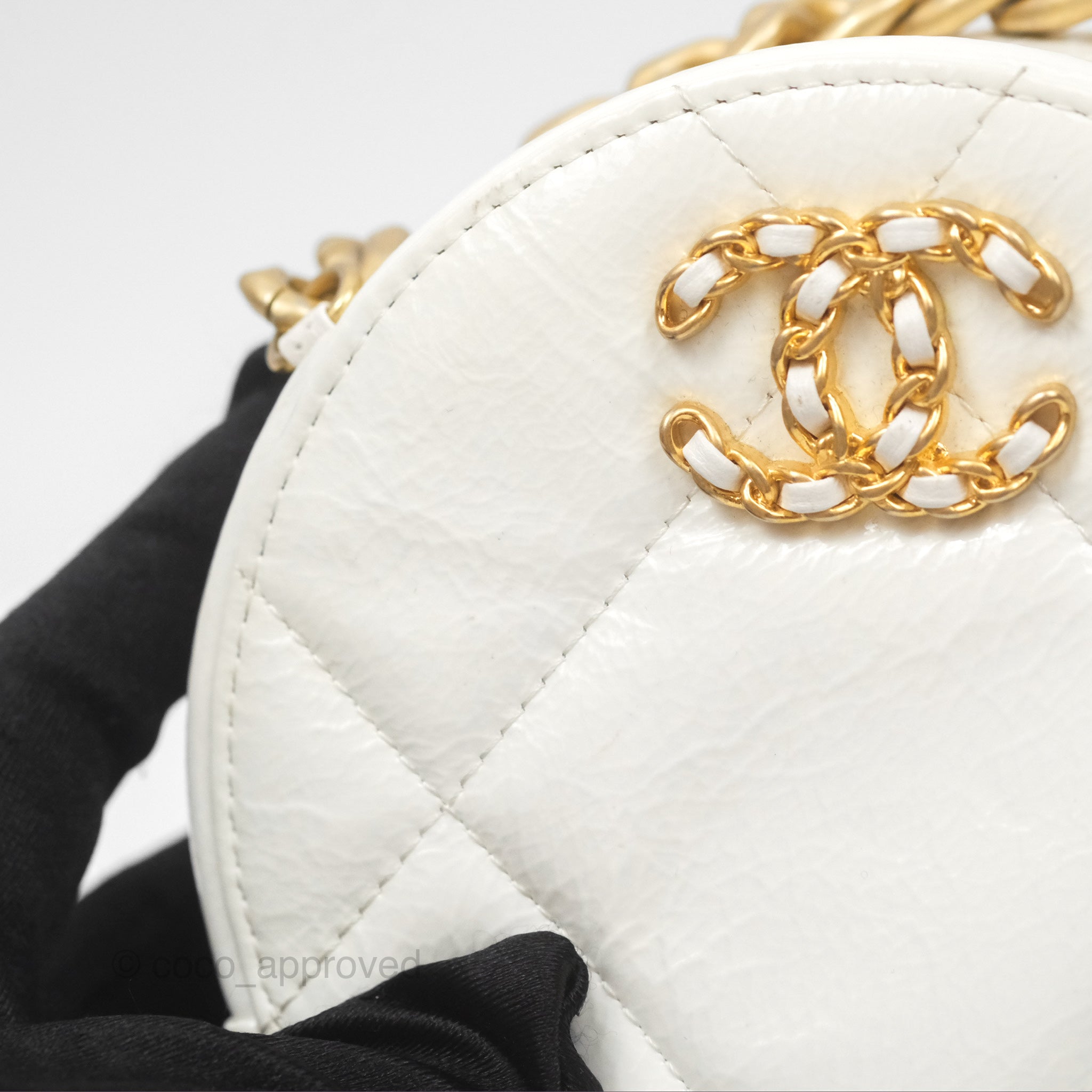 Chanel 19 Round Clutch With Chain - White Glazed Calfskin & Mixed Hardware Bag - Perfect for Evening Parties, Date Nights & Luxury Fashion Accessories