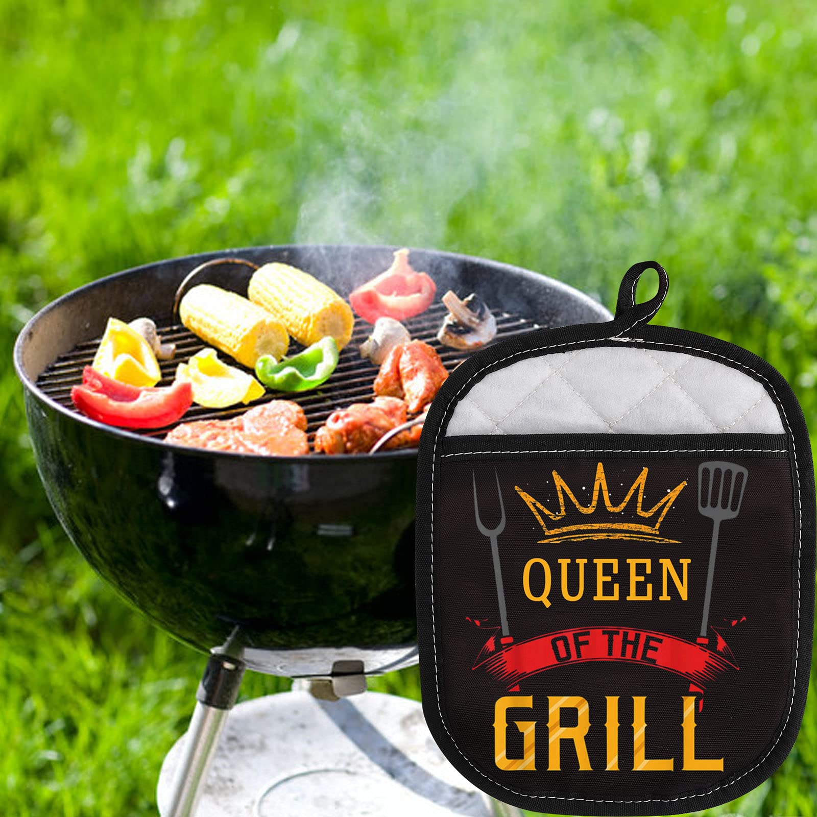 LEVLO Funny Cooking Grill Oven Mitt with Heat Resistant Pads - Best BBQ Gift for Dad, Husband & Grill Masters (Queen of The Grill) - Perfect for Outdoor Grilling, Backyard BBQs & Kitchen Cooking