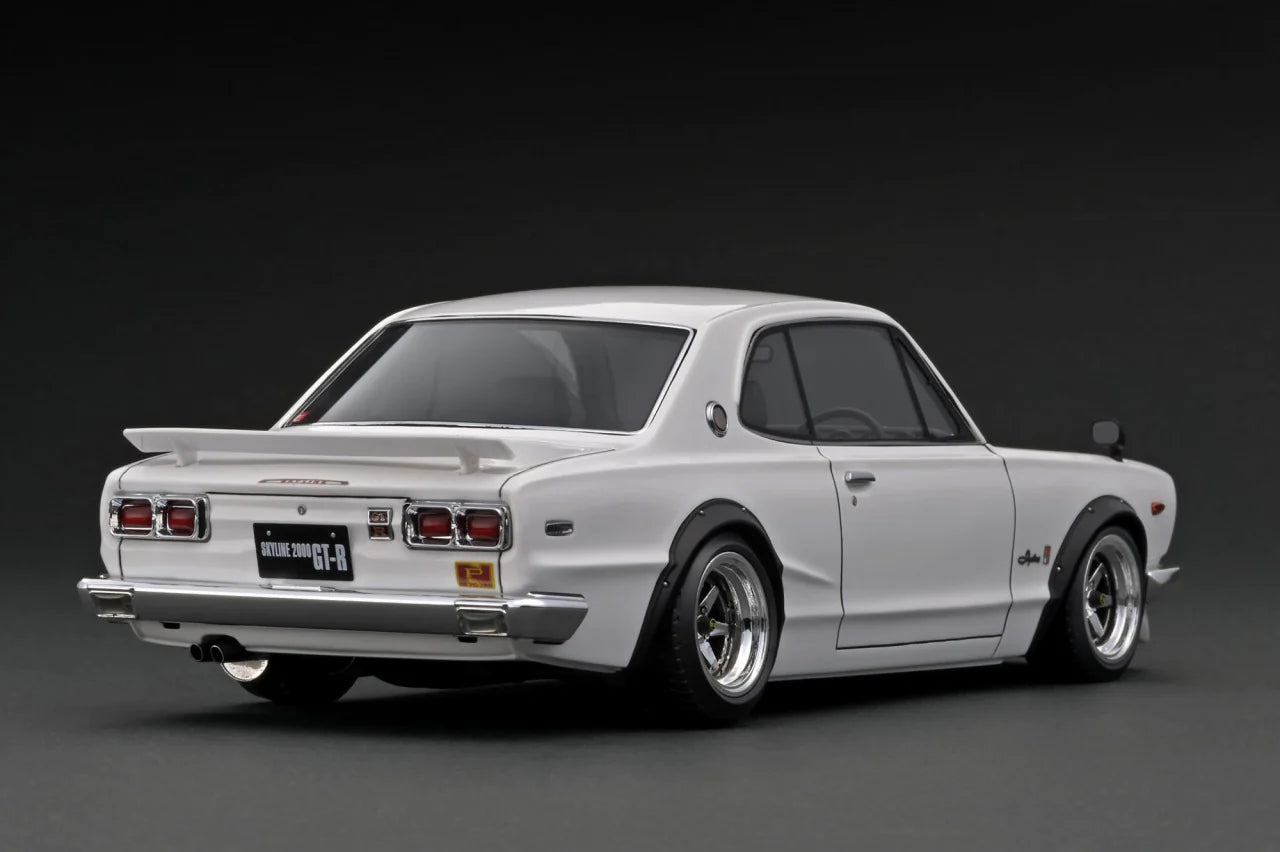 1:18 Scale Nissan Skyline 2000 GT-R KPGC10 Diecast Model Car - White Collectible for Display, Racing Enthusiasts & Japanese Car Lovers - Perfect for Home Office Decor, Car Shows & Gift Giving