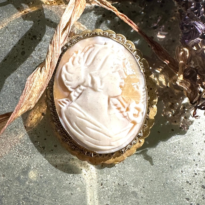 Antique Carved Shell Cameo Pendant Brooch - Vintage Jewelry for Women - Perfect for Weddings, Parties & Special Occasions