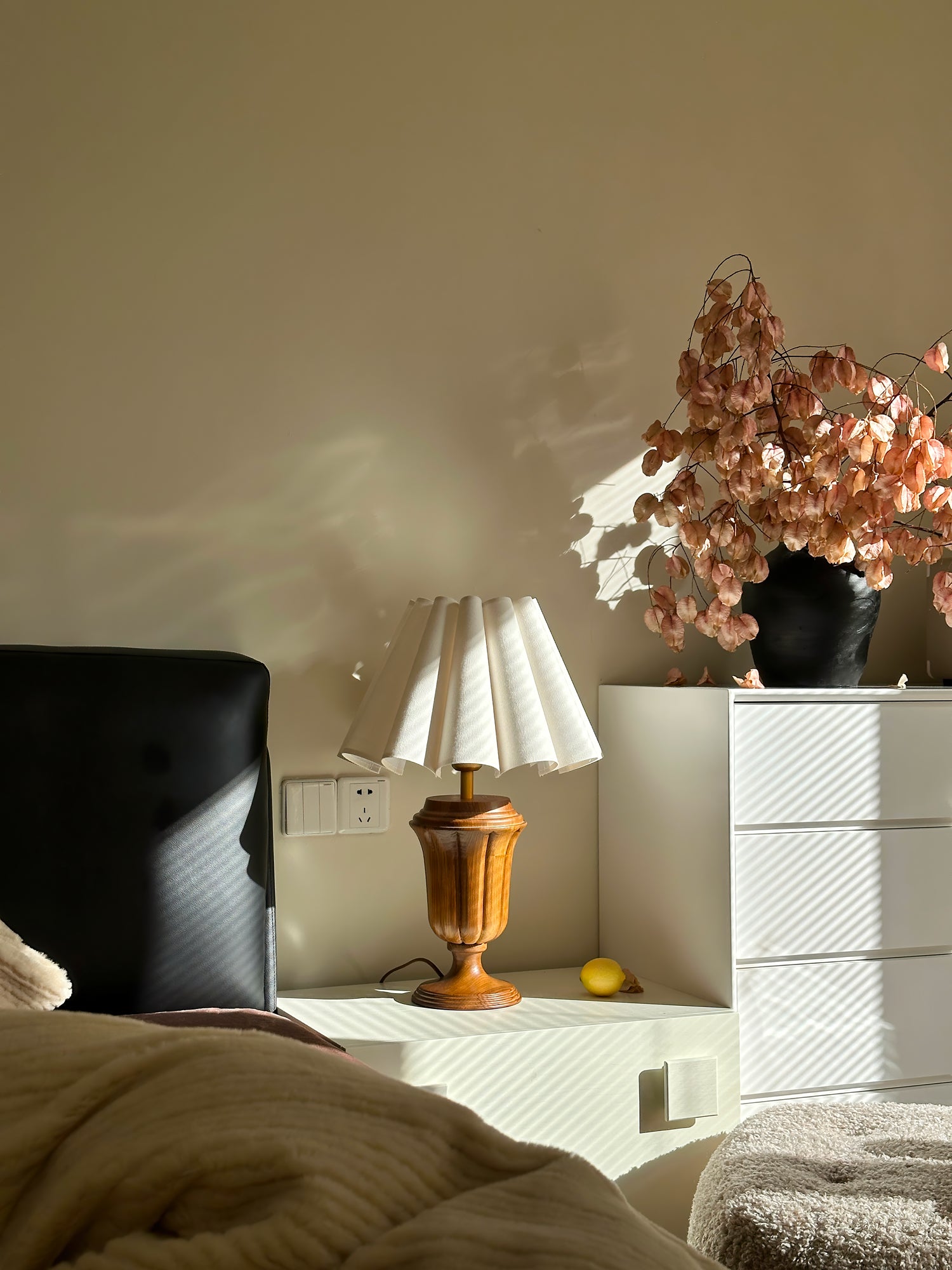 Florence Tulip Table Lamp - Elegant Home Decor Lighting for Bedroom, Living Room & Office - Soft White LED Light with Touch Control Dimmer