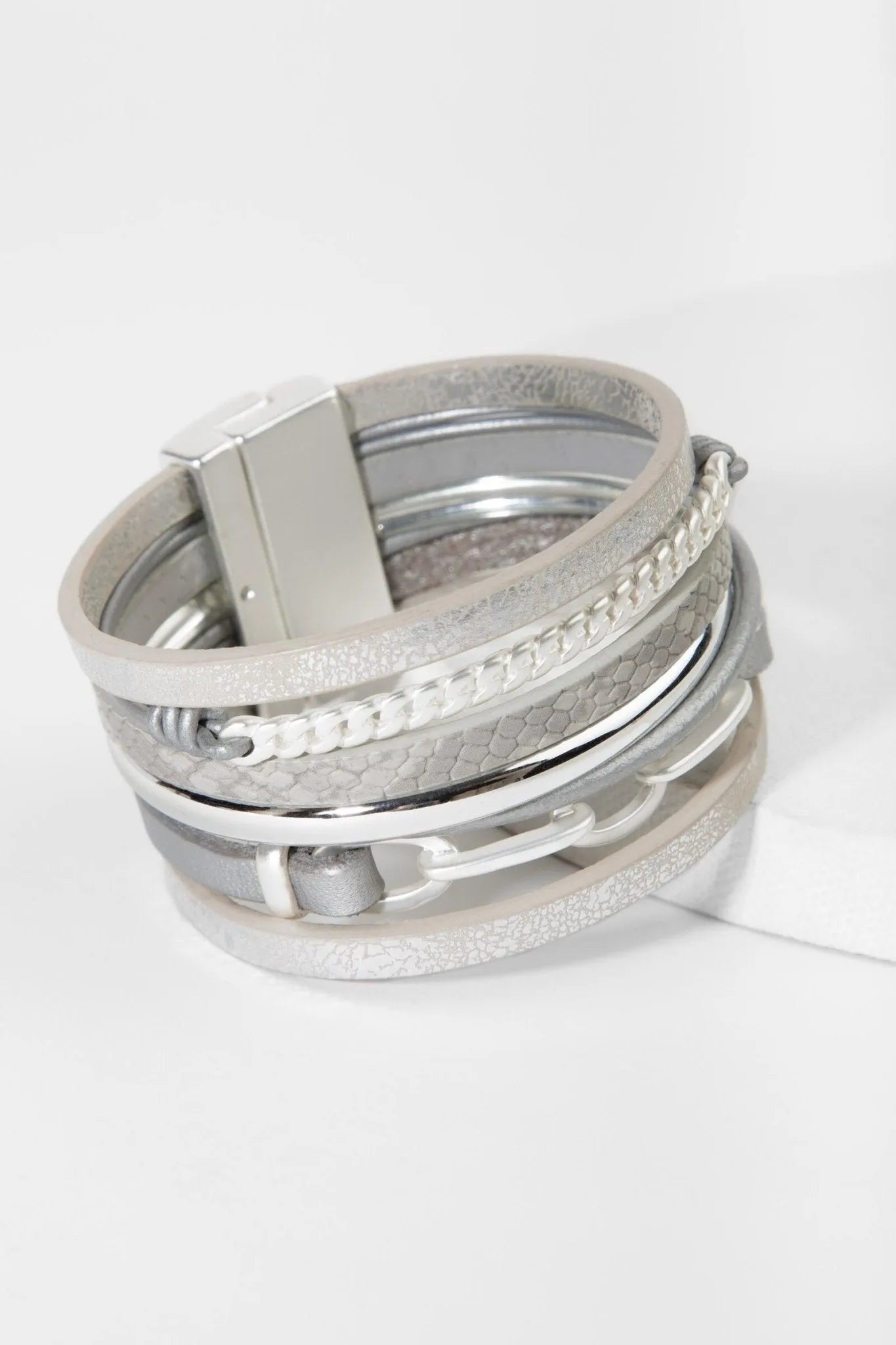 Brink Chain Link Leather Bracelet for Men & Women - Stylish Adjustable Unisex Leather Cuff Bracelet - Perfect for Casual Wear, Gifts & Everyday Fashion Accessories