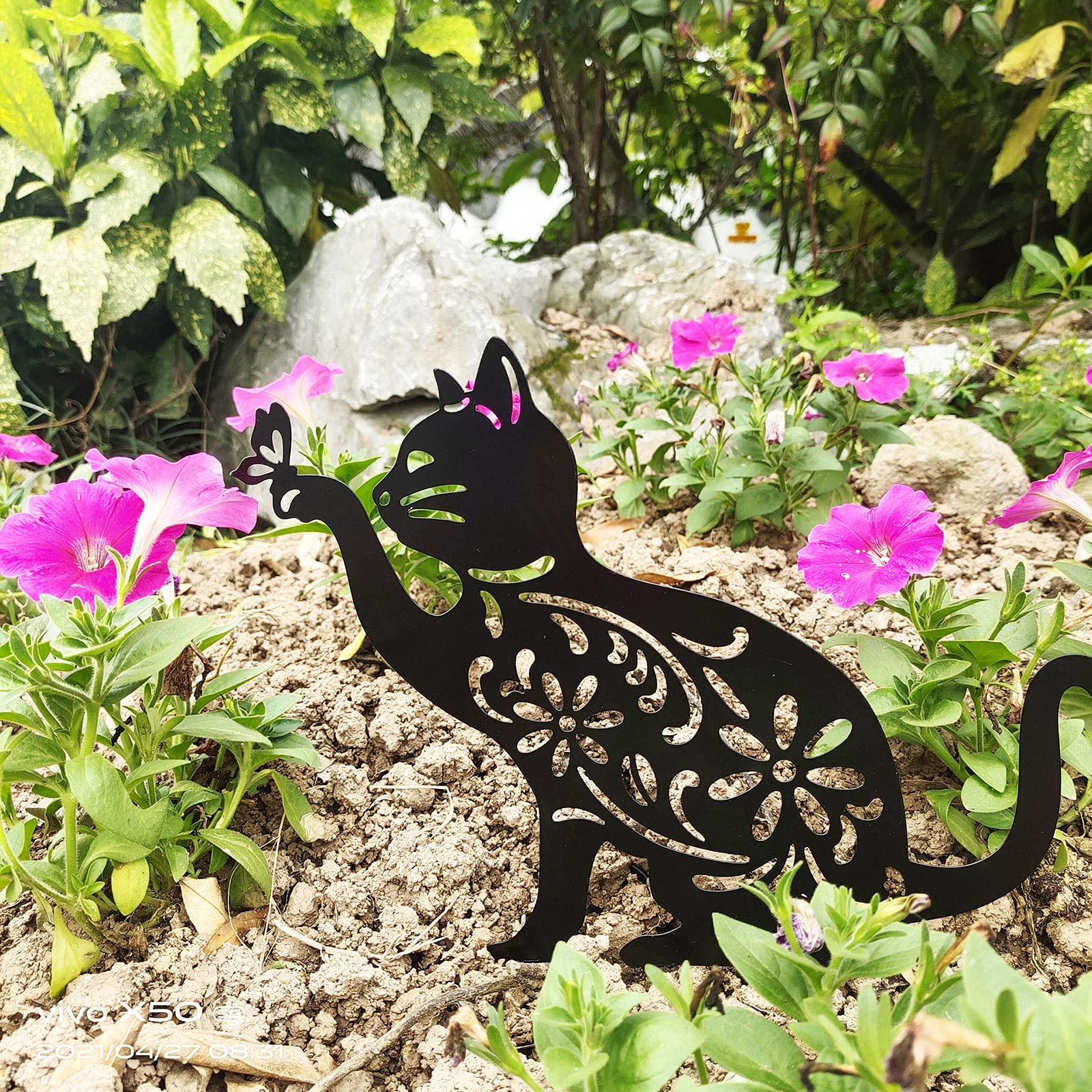 Wrought Iron Cat & Butterfly Garden Stakes - Cute Outdoor Decor for Patio, Yard, Lawn & Backyard | Perfect Gift for Cat Lovers | Durable Weather-Resistant Metal Sculpture for Garden Decoration & Landscape Design