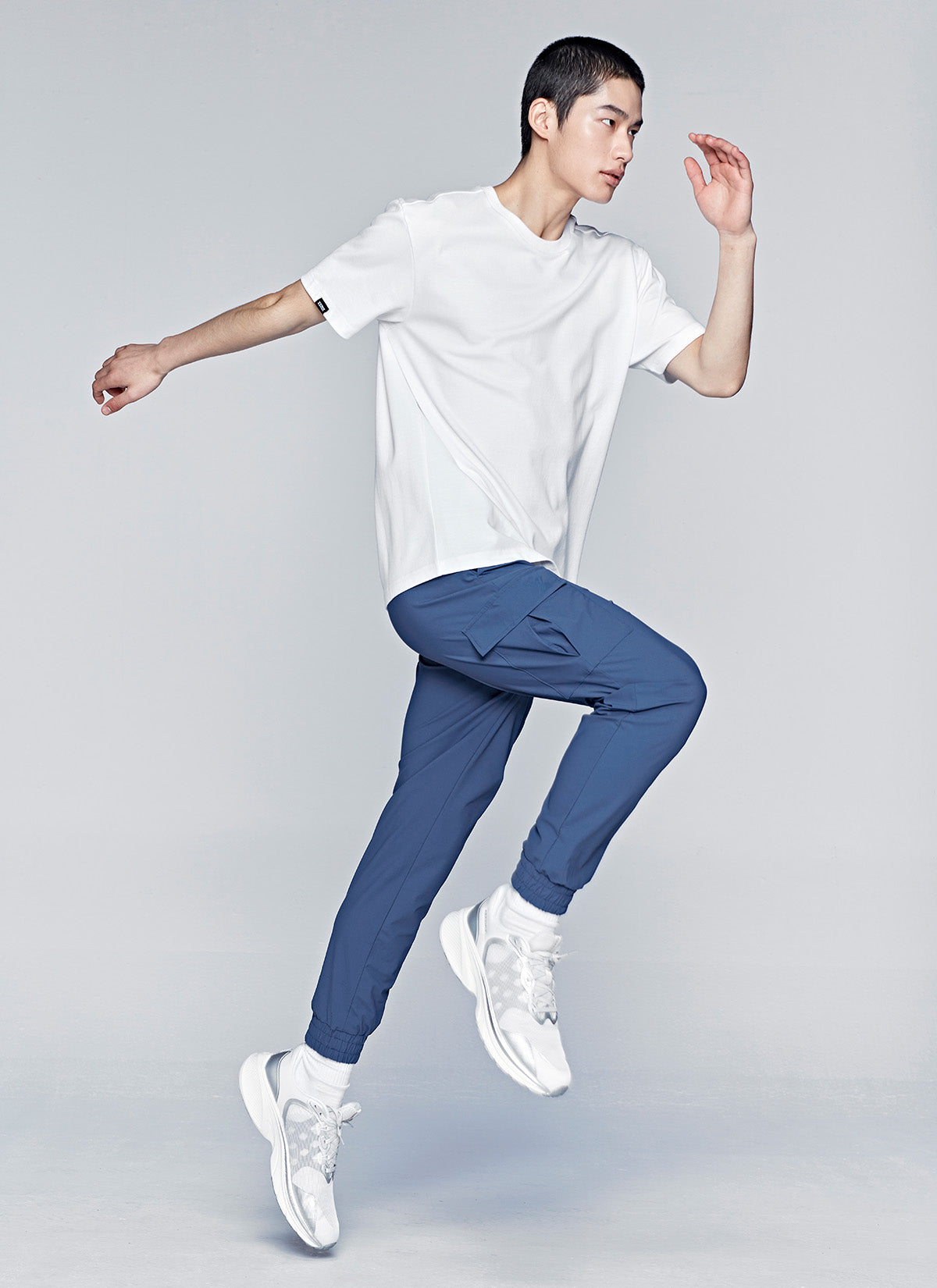 Comfortable Cargo Joggers for Men & Women - Stretchable Athletic Pants with Pockets - Perfect for Running, Gym, Travel & Casual Wear