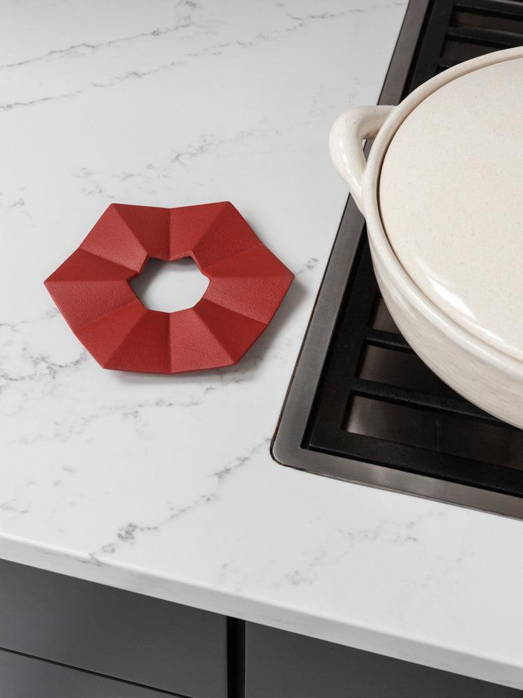 Iwachu Cast Iron Trivet - Origami Red | Heat-Resistant Trivet for Pots & Pans | Perfect for Dining Tables, Kitchen Countertops & Outdoor Cooking