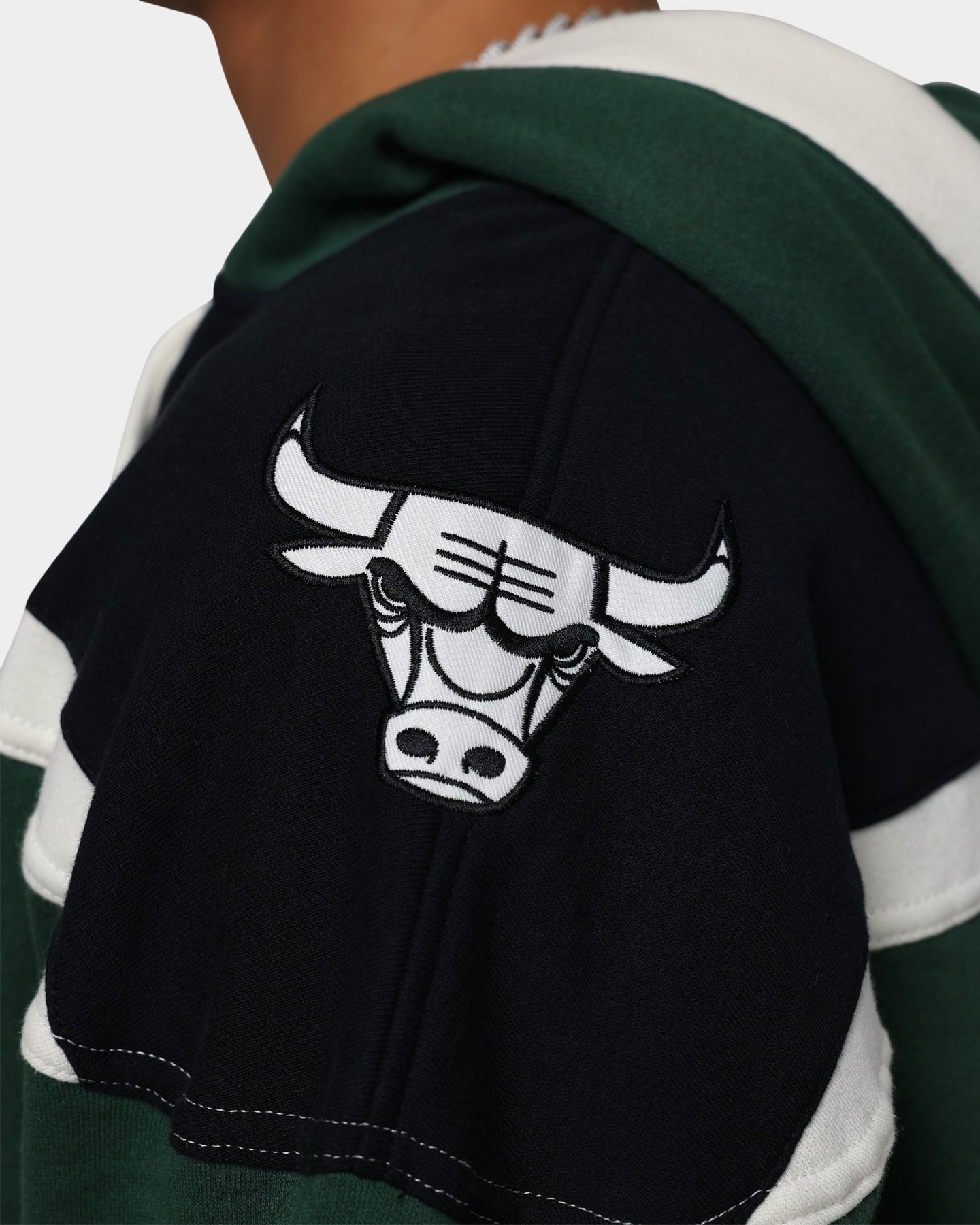 47 Brand Chicago Bulls Superior Lacer Hoodie for Men - Dark Green NBA Basketball Fan Apparel - Perfect for Game Day, Streetwear & Casual Outfits