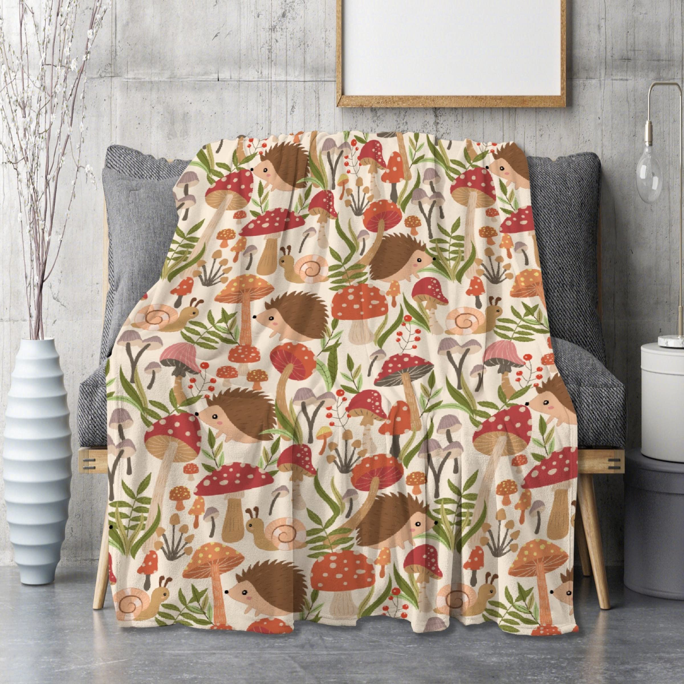 Funny Squirrel & Mushroom Fleece Throw Blanket - Ultra Soft Cozy Extra Large 120x90 Inches (Overking) for Couch, Bed, Living Room - Perfect Gift for Women, Men, Kids - All Season Family Blanket for Snuggling, Movie Nights & Home Decor