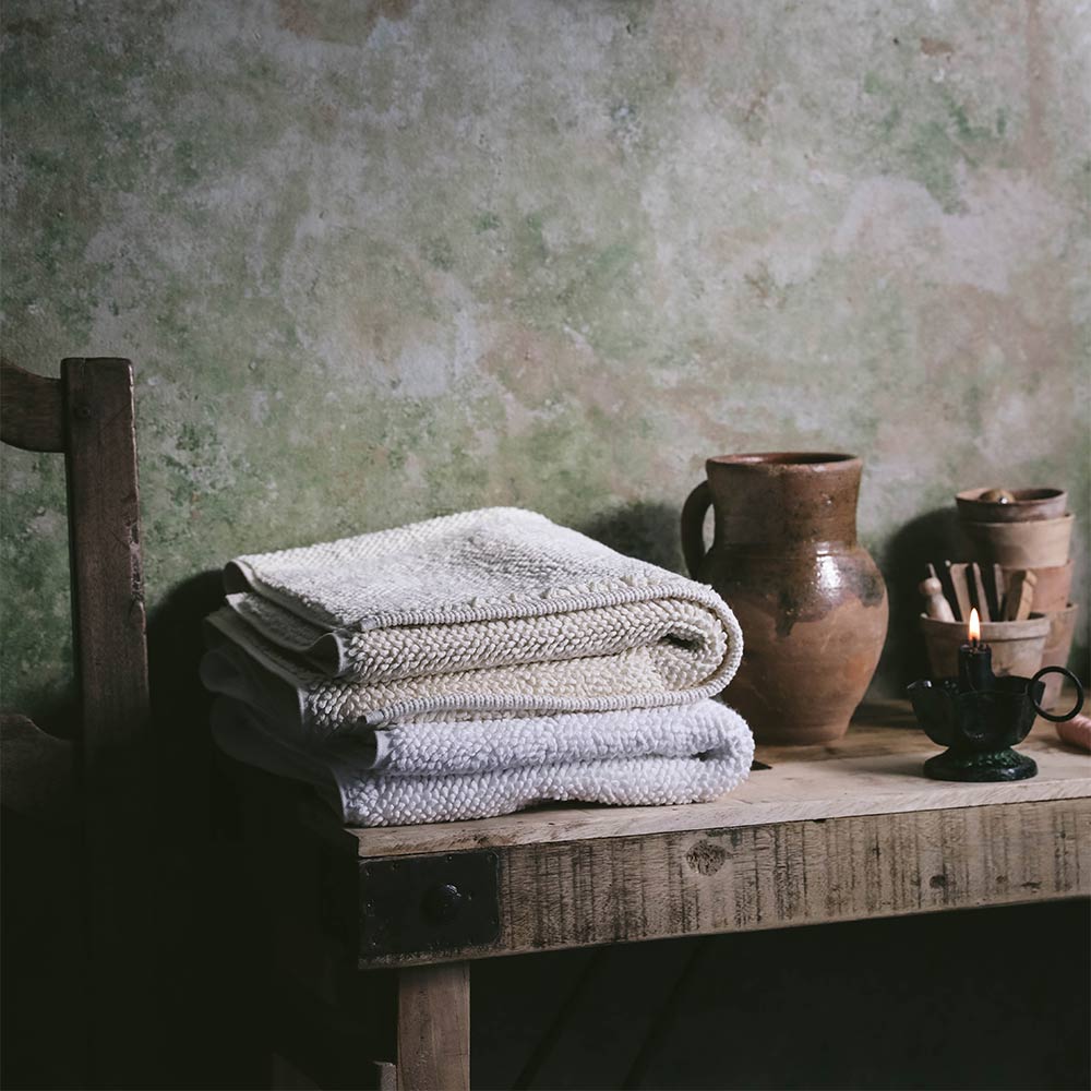 Premium Handwoven Cotton Bath Mat - Soft, Absorbent & Quick-Drying - Perfect for Bathroom, Spa & Home Decor