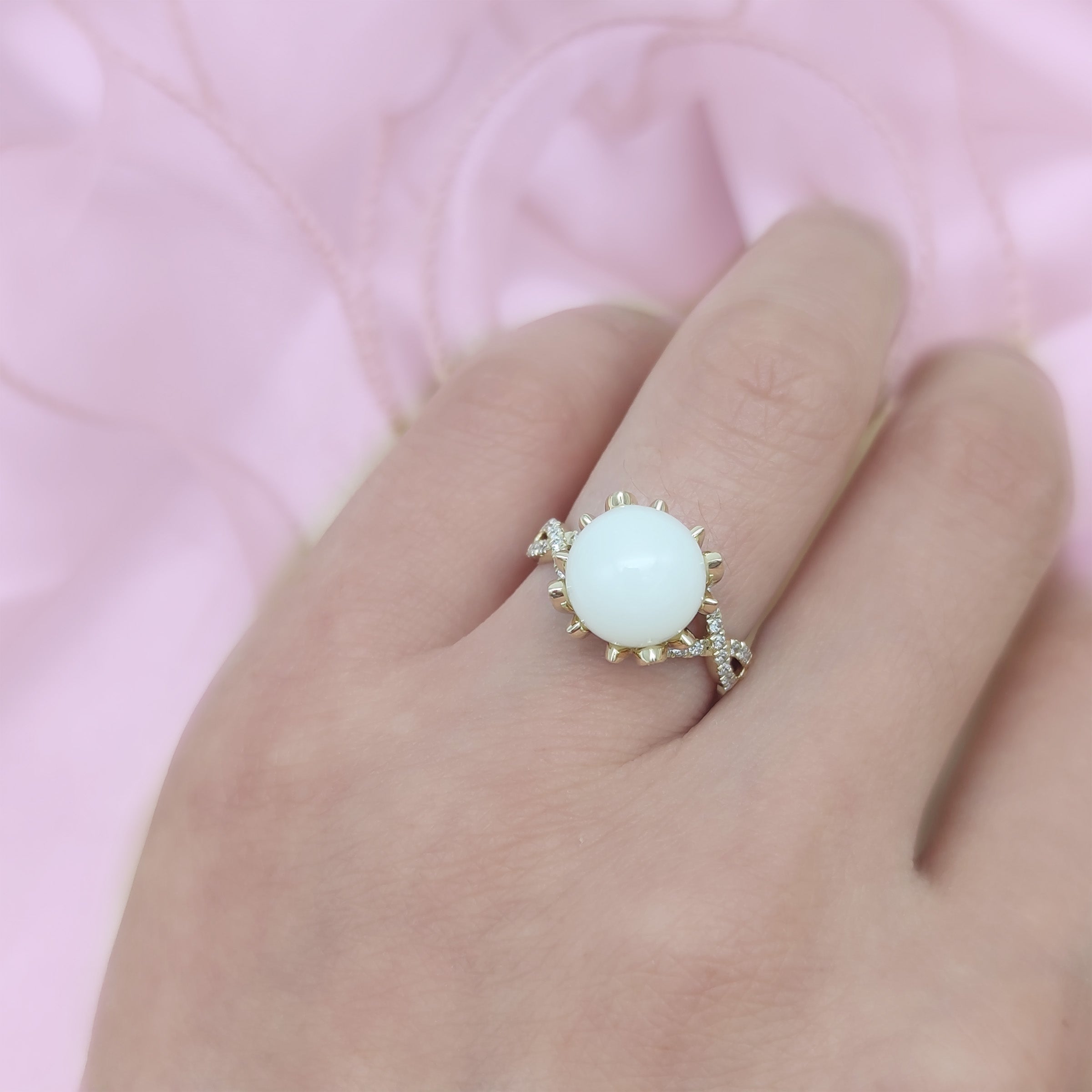 Gold Lotus Flower Breastmilk Ring - Elegant Nursing Jewelry for Breastfeeding Moms - Perfect for Nursing, Pumping & Baby Bonding Moments