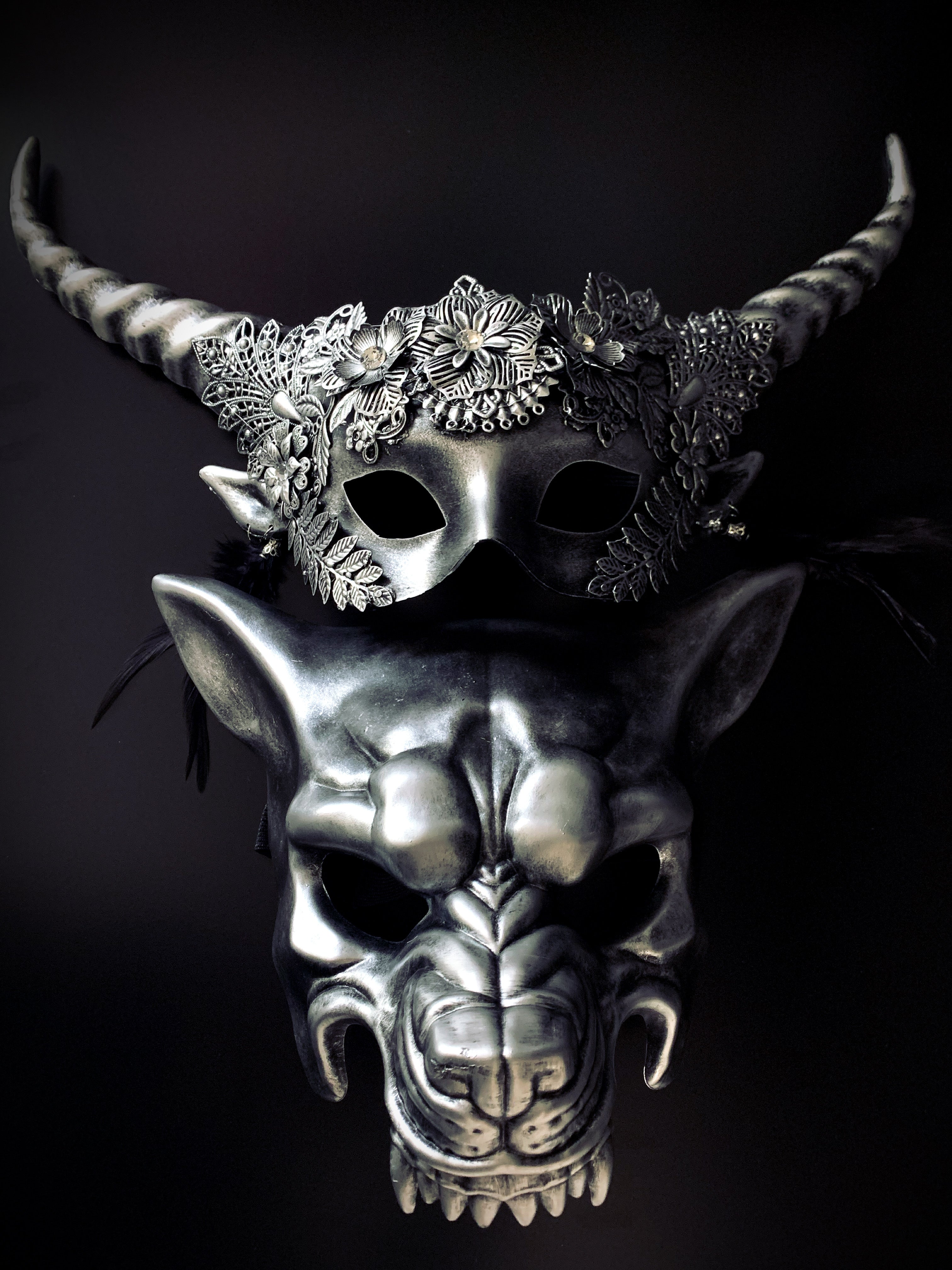 Mythical Horn and Angry Wolf Silver Pendant Necklace - Viking Jewelry for Men & Women - Perfect for Cosplay, LARP, and Fantasy Costume Accessories