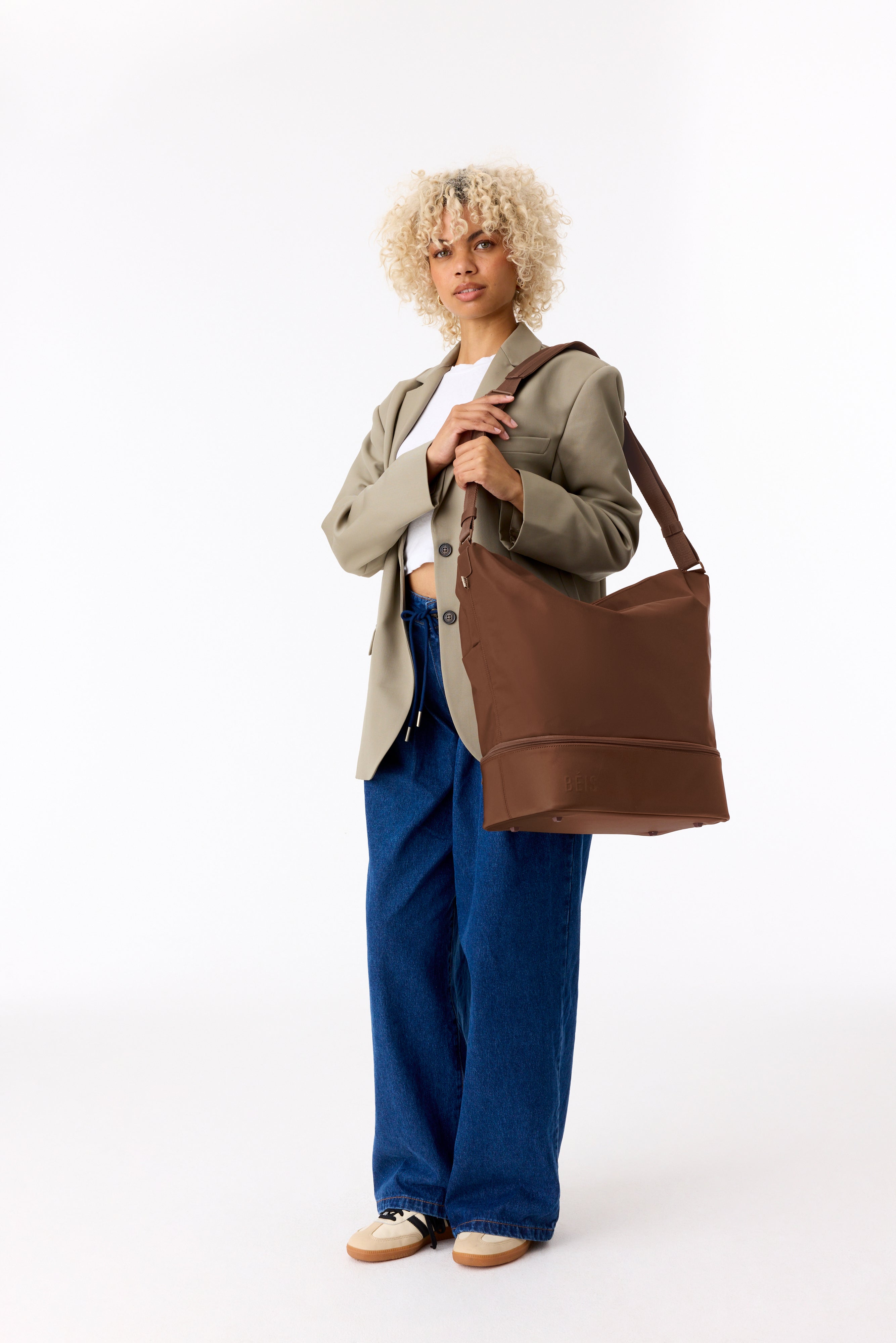 Premium Maple Wood Crescent Weekender Bag - Stylish & Durable Travel Duffel for Weekend Getaways, Gym, or Business Trips