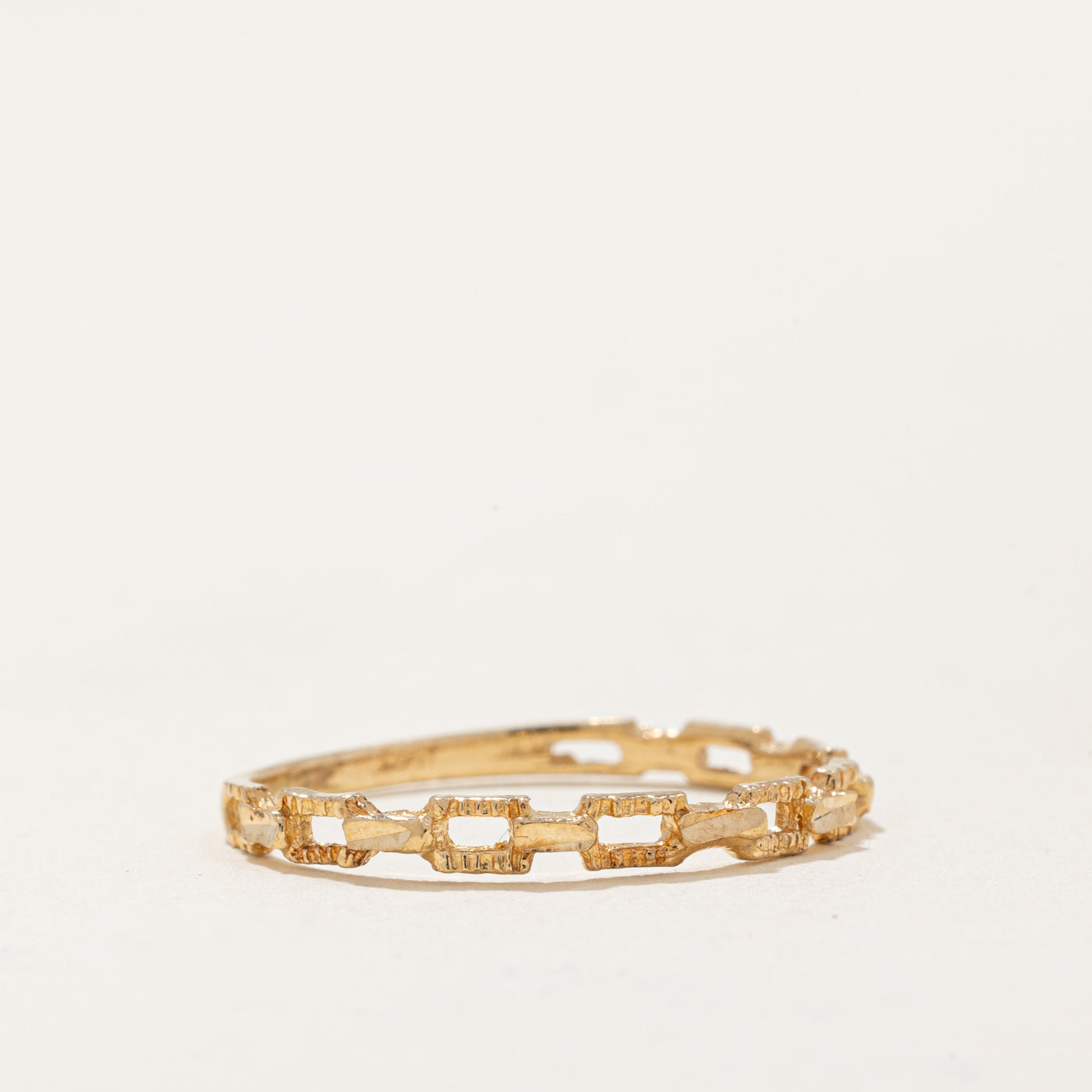 10K Yellow Gold Chain Link Ring for Women - Size 6.25 - Elegant Stackable Jewelry for Everyday Wear, Gift Giving & Special Occasions